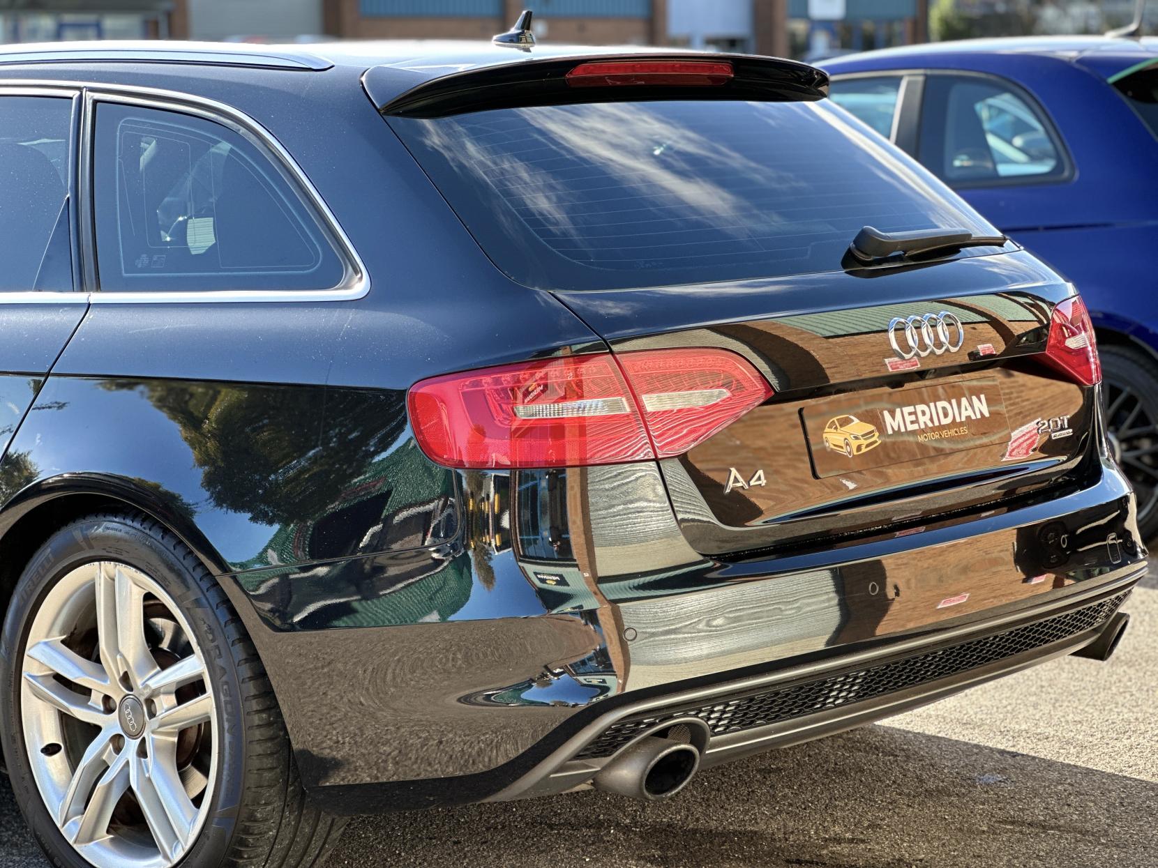 Audi A4 Avant 2.0 TFSI S line Estate 5dr Petrol S Tronic quattro Euro 5 (s/s) (211 ps)