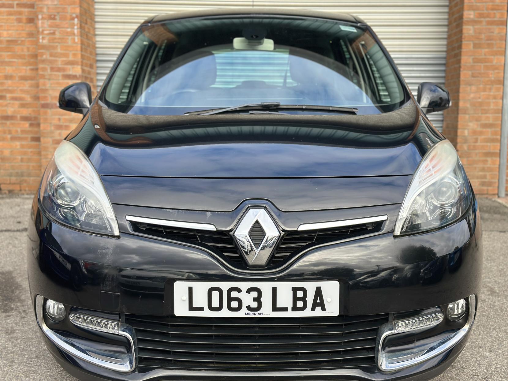 Renault Scenic 1.5 dCi Dynamique TomTom MPV 5dr Diesel EDC Euro 5 (110 ps)