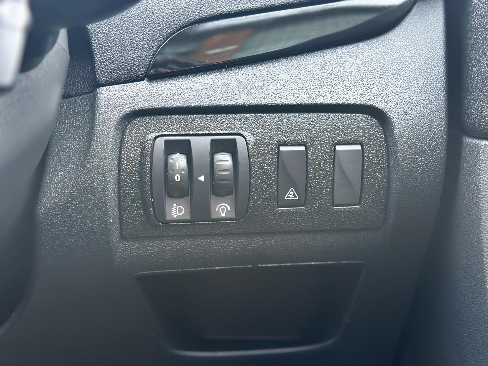 Renault Scenic 1.5 dCi Dynamique TomTom MPV 5dr Diesel EDC Euro 5 (110 ps)