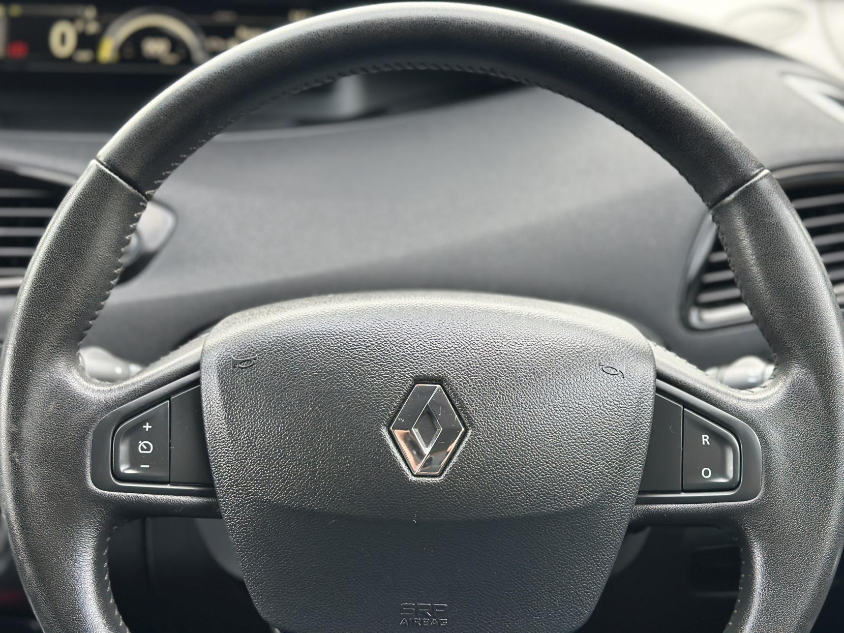 Renault Scenic 1.5 dCi Dynamique TomTom MPV 5dr Diesel EDC Euro 5 (110 ps)