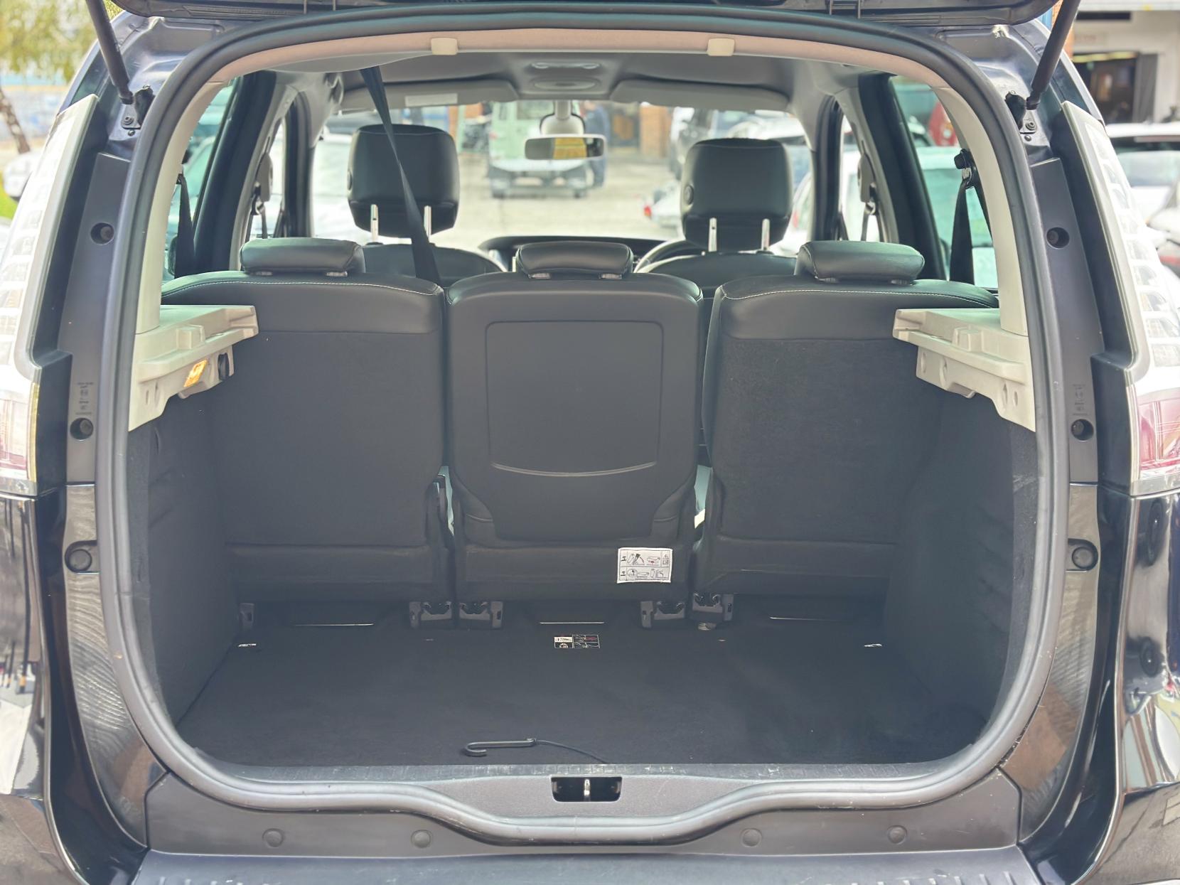 Renault Scenic 1.5 dCi Dynamique TomTom MPV 5dr Diesel EDC Euro 5 (110 ps)