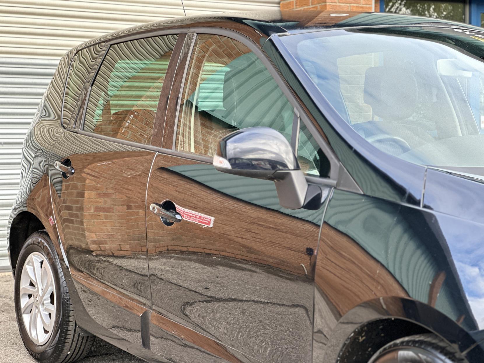 Renault Scenic 1.5 dCi Dynamique TomTom MPV 5dr Diesel EDC Euro 5 (110 ps)