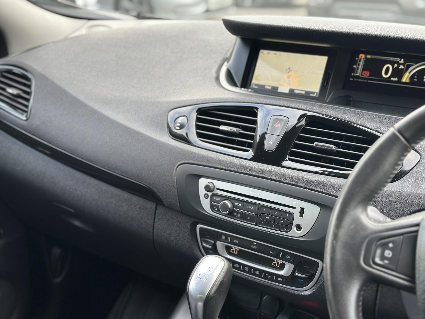 Renault Scenic 1.5 dCi Dynamique TomTom MPV 5dr Diesel EDC Euro 5 (110 ps)