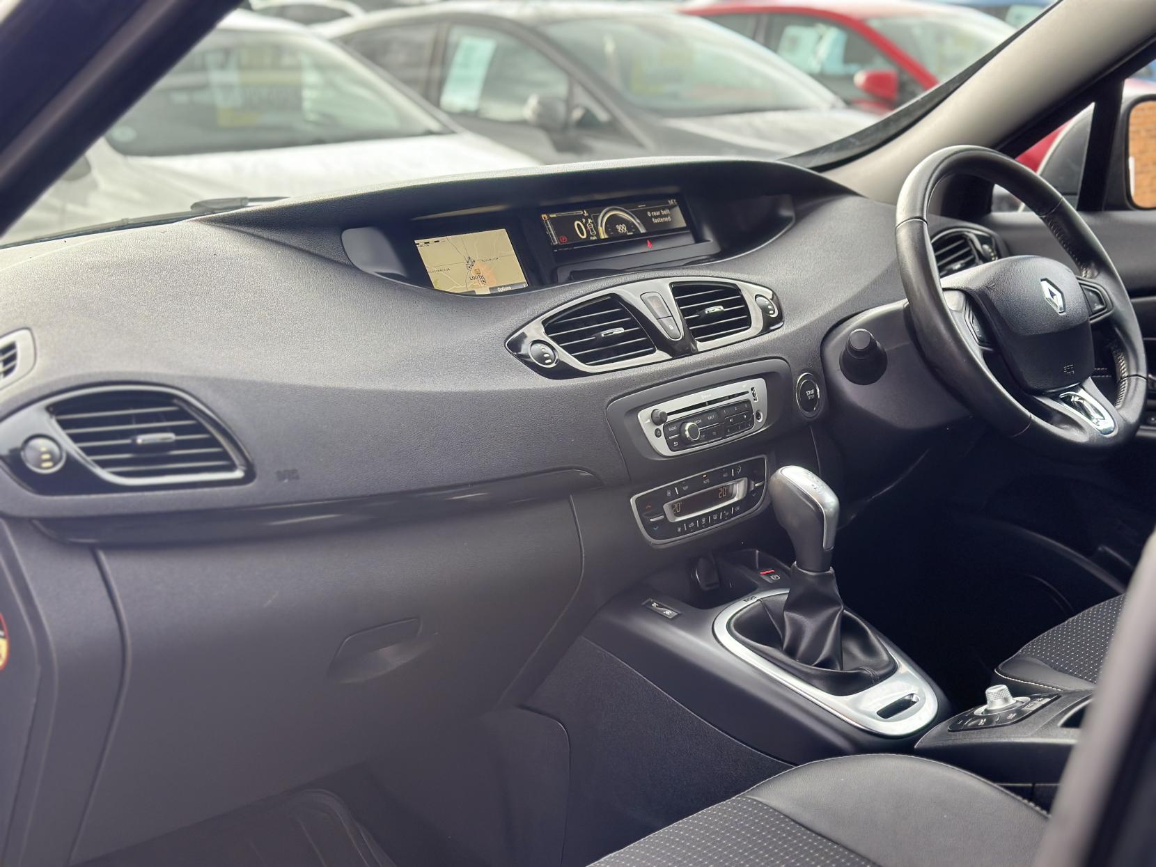 Renault Scenic 1.5 dCi Dynamique TomTom MPV 5dr Diesel EDC Euro 5 (110 ps)