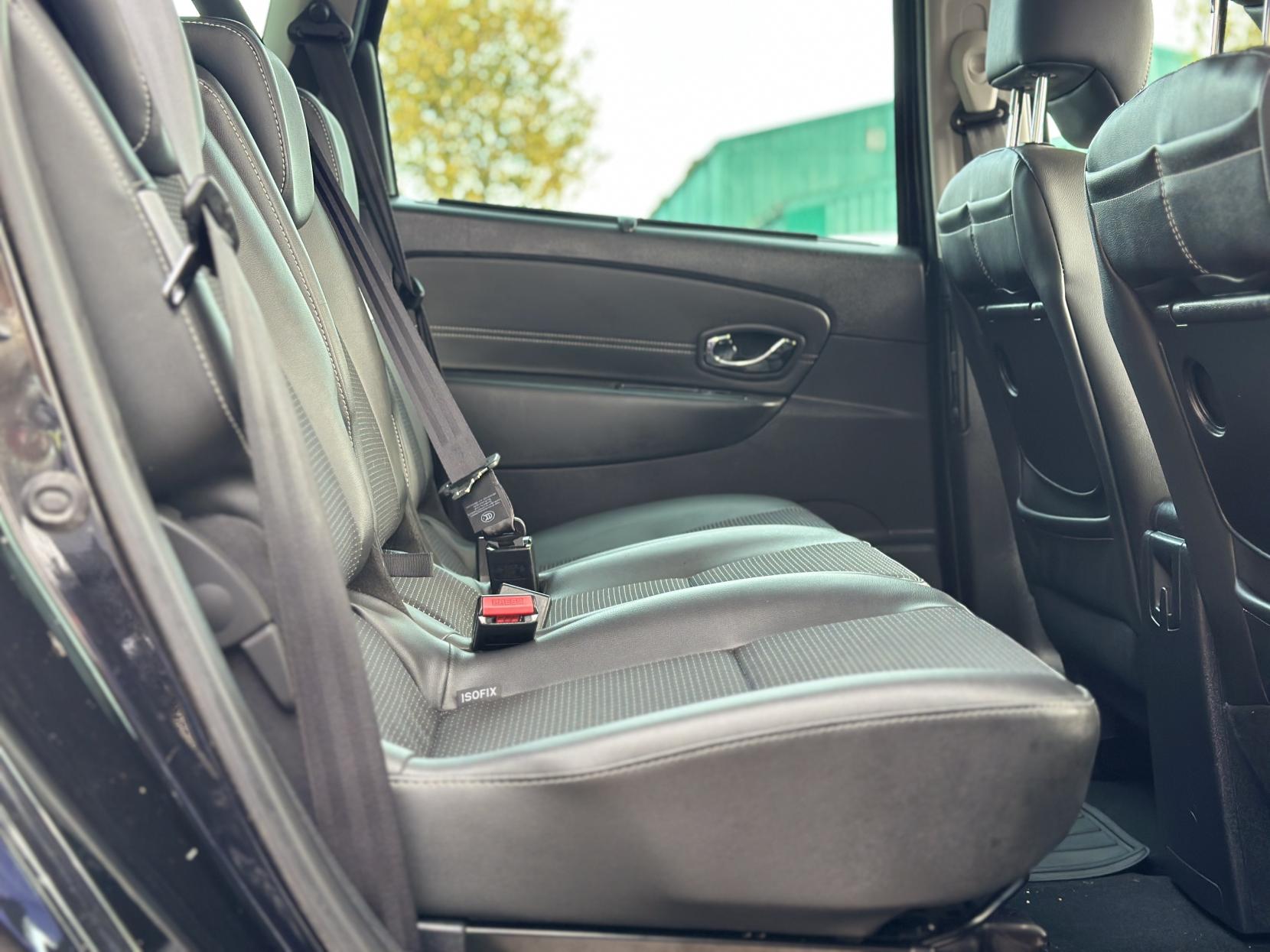 Renault Scenic 1.5 dCi Dynamique TomTom MPV 5dr Diesel EDC Euro 5 (110 ps)