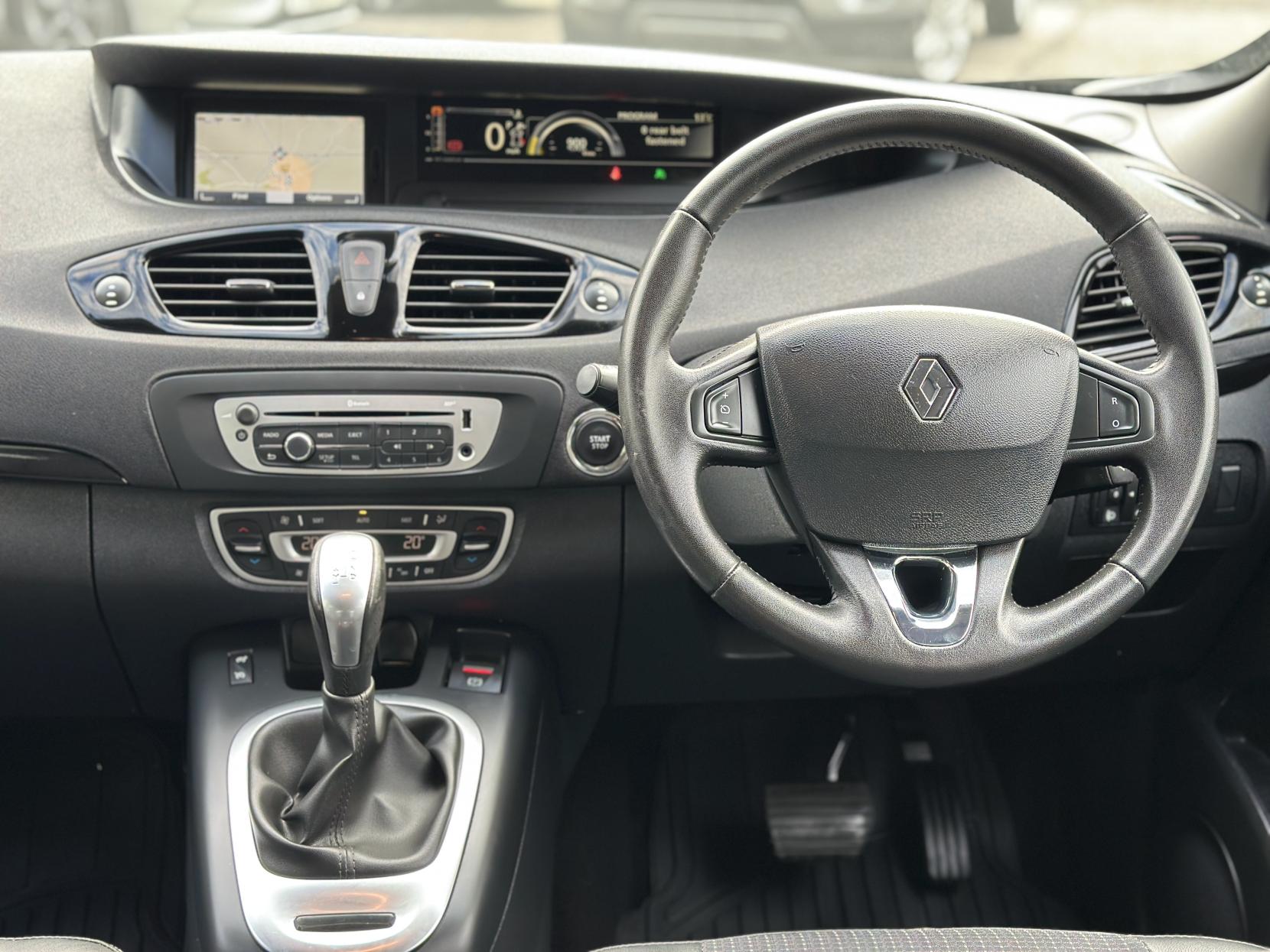 Renault Scenic 1.5 dCi Dynamique TomTom MPV 5dr Diesel EDC Euro 5 (110 ps)