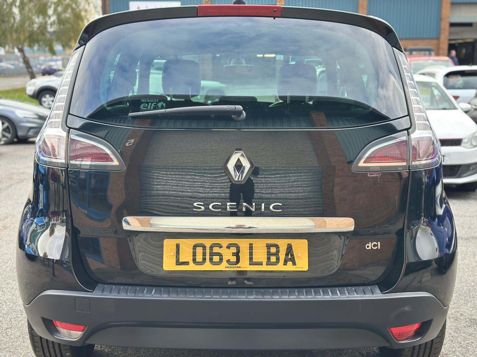 Renault Scenic 1.5 dCi Dynamique TomTom MPV 5dr Diesel EDC Euro 5 (110 ps)
