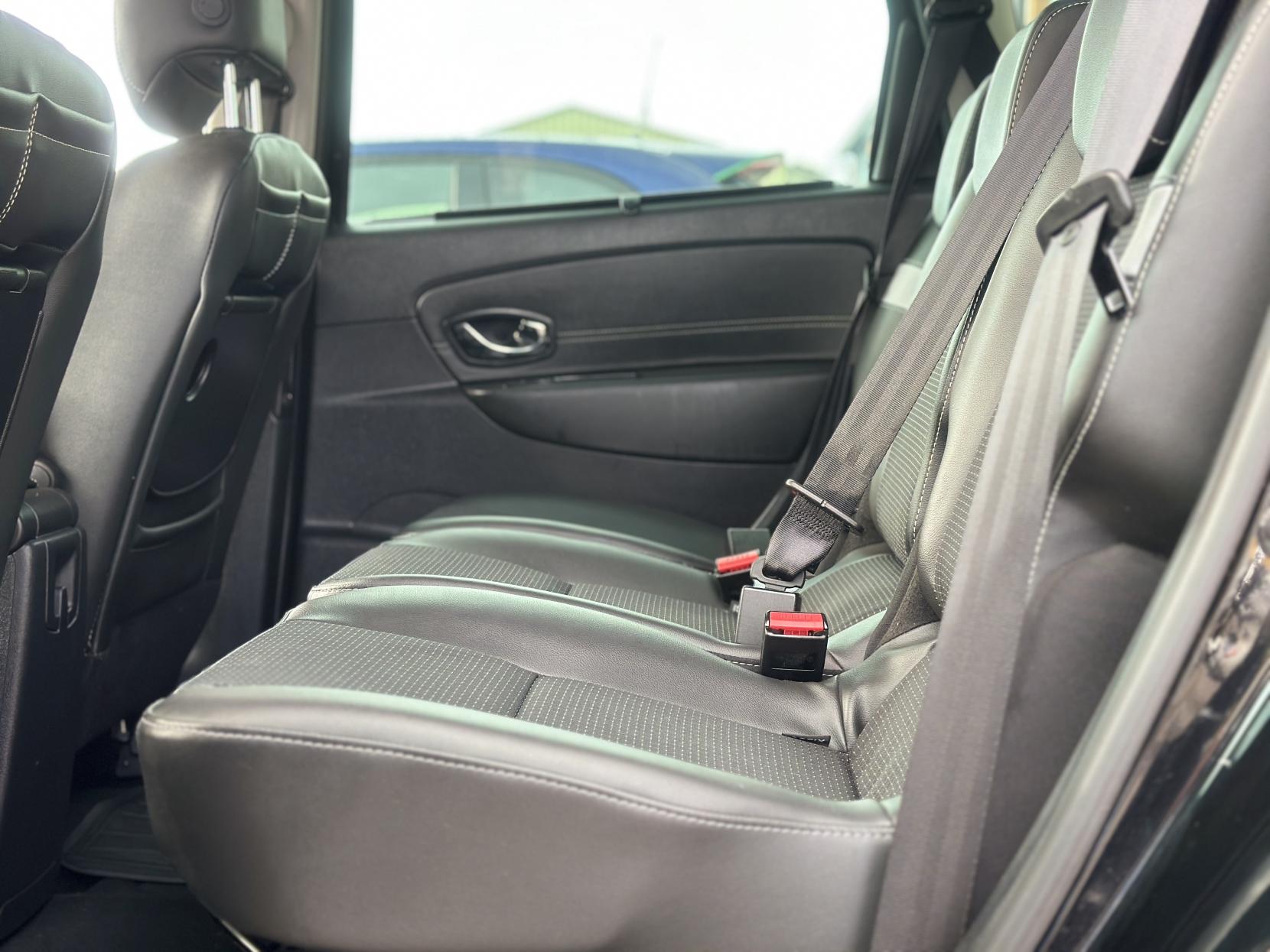 Renault Scenic 1.5 dCi Dynamique TomTom MPV 5dr Diesel EDC Euro 5 (110 ps)