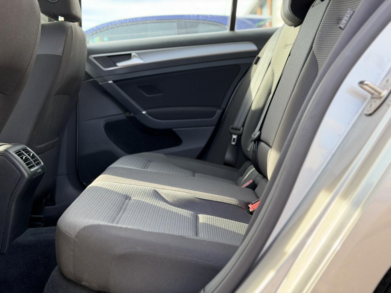 Volkswagen Golf 1.2 TSI BlueMotion Tech S Hatchback 5dr Petrol DSG Euro 5 (s/s) (105 ps)