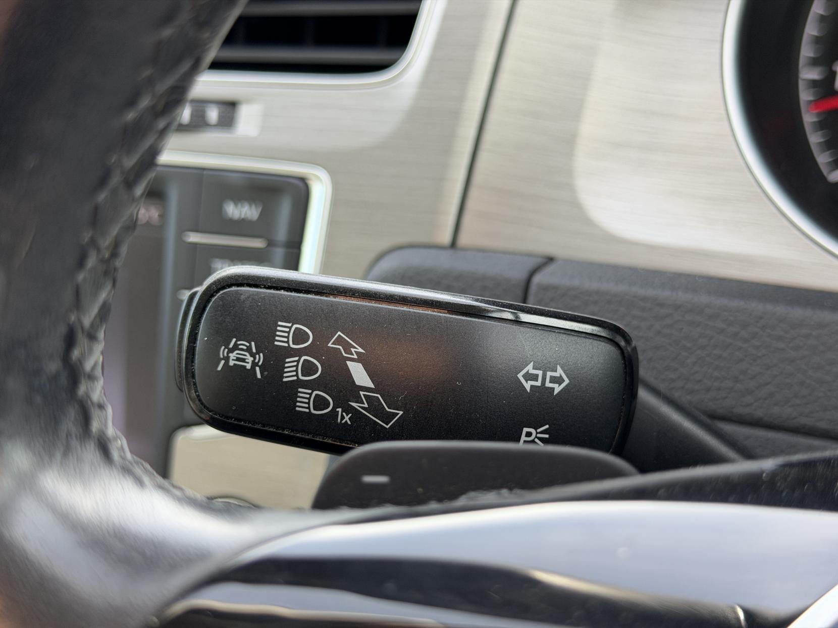 Volkswagen Golf 1.2 TSI BlueMotion Tech S Hatchback 5dr Petrol DSG Euro 5 (s/s) (105 ps)