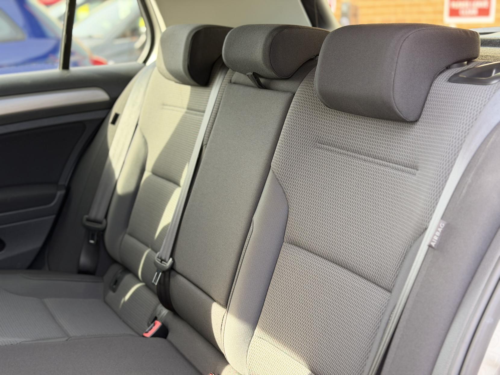 Volkswagen Golf 1.2 TSI BlueMotion Tech S Hatchback 5dr Petrol DSG Euro 5 (s/s) (105 ps)