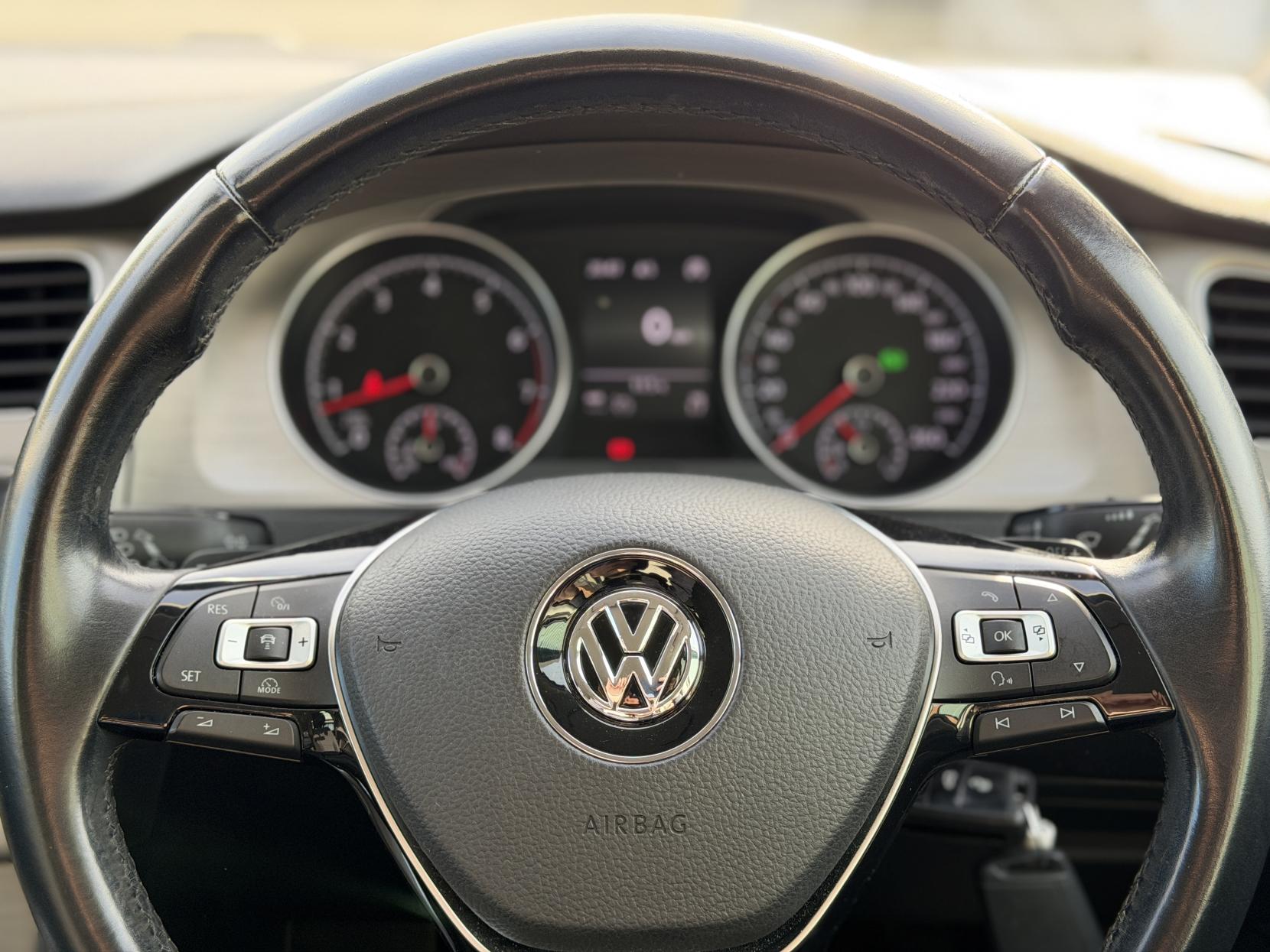 Volkswagen Golf 1.2 TSI BlueMotion Tech S Hatchback 5dr Petrol DSG Euro 5 (s/s) (105 ps)