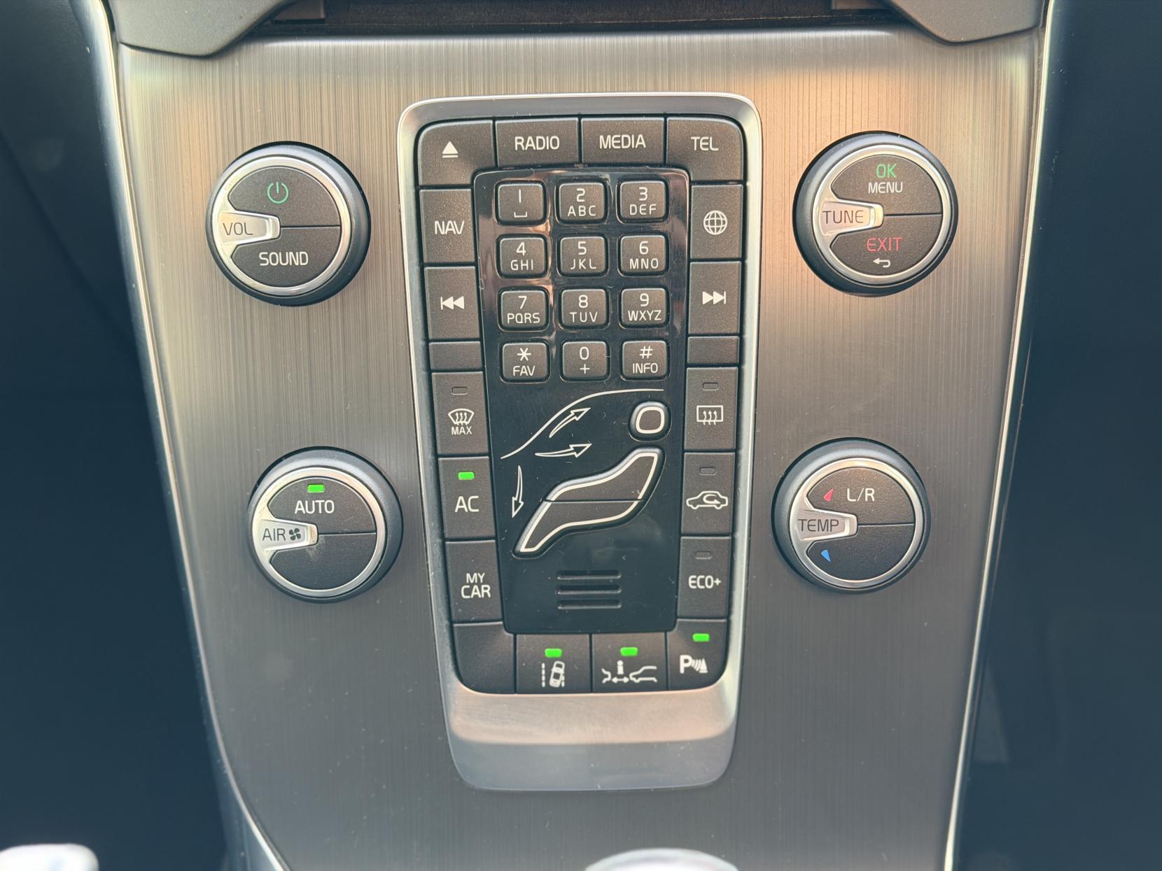 Volvo V40 2.0 D4 SE Nav Hatchback 5dr Diesel Geartronic Euro 6 (s/s) (190 ps)