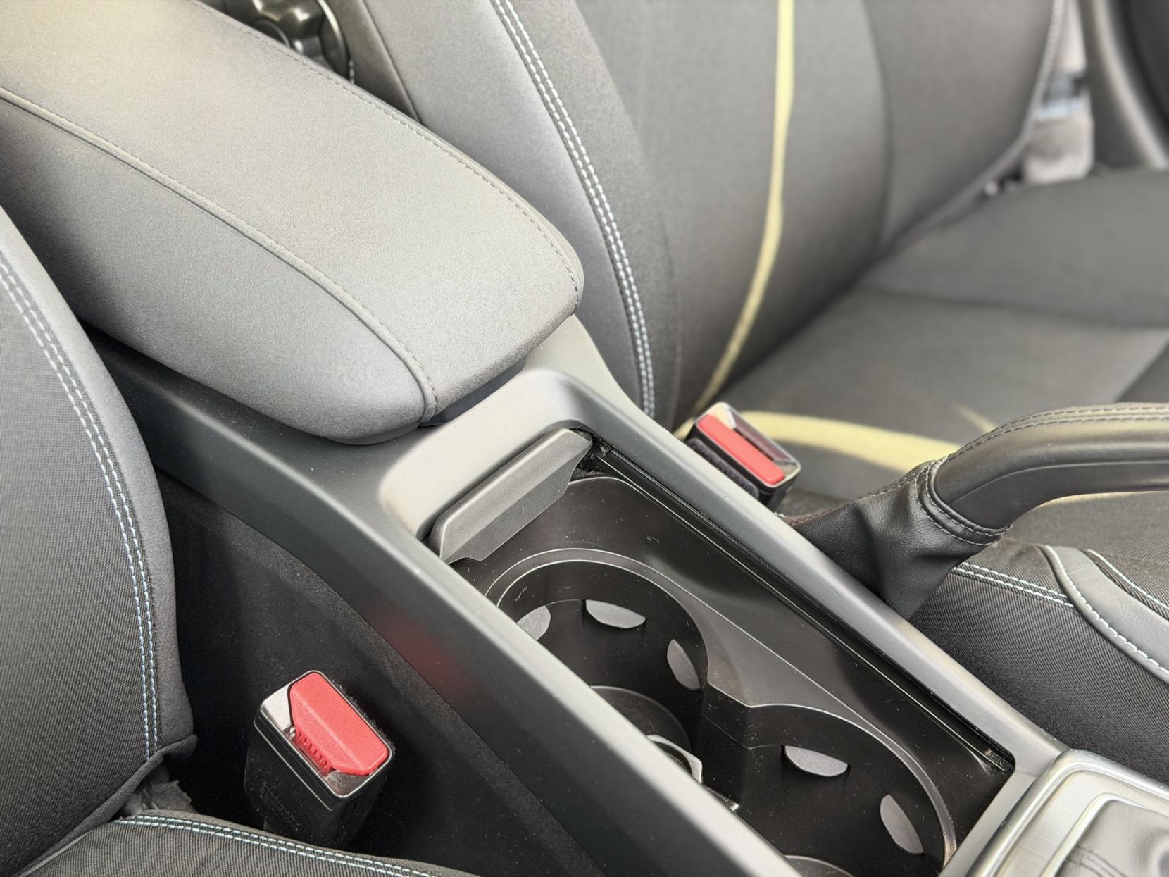 Volvo V40 2.0 D4 SE Nav Hatchback 5dr Diesel Geartronic Euro 6 (s/s) (190 ps)