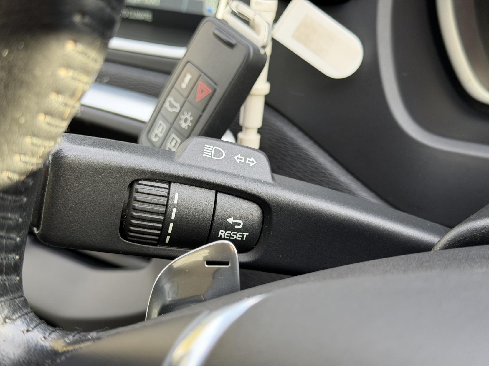 Volvo V40 2.0 D4 SE Nav Hatchback 5dr Diesel Geartronic Euro 6 (s/s) (190 ps)