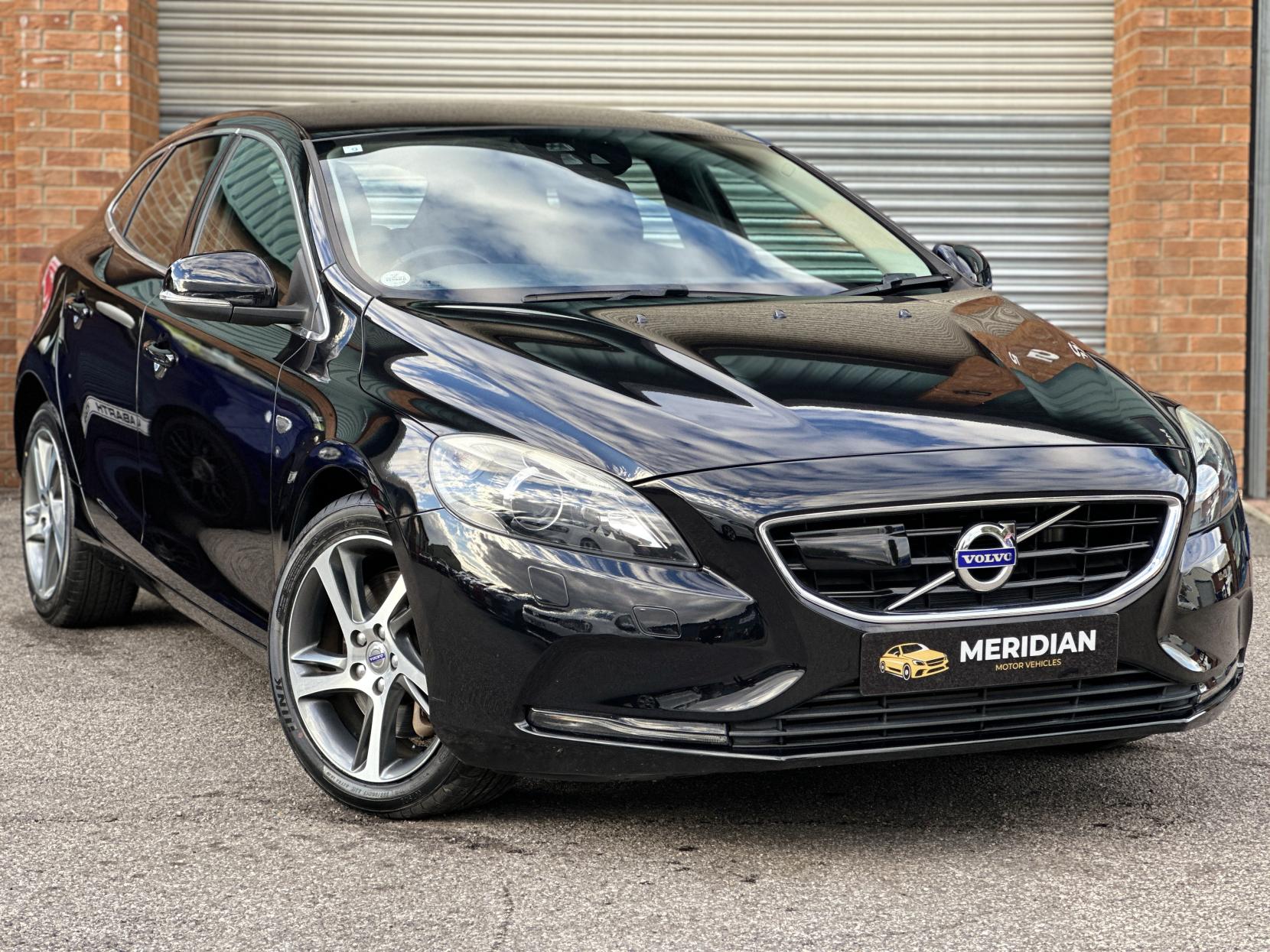 Volvo V40 2.0 D4 SE Nav Hatchback 5dr Diesel Geartronic Euro 6 (s/s) (190 ps)