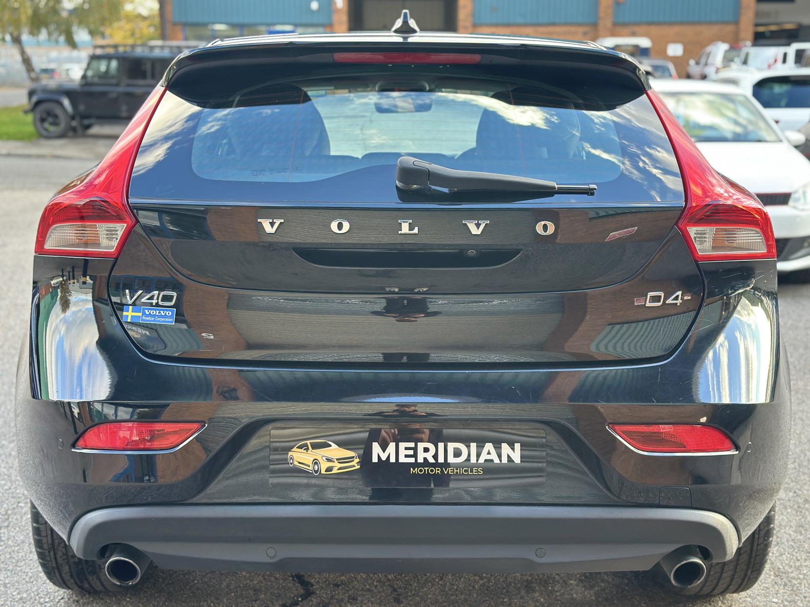 Volvo V40 2.0 D4 SE Nav Hatchback 5dr Diesel Geartronic Euro 6 (s/s) (190 ps)