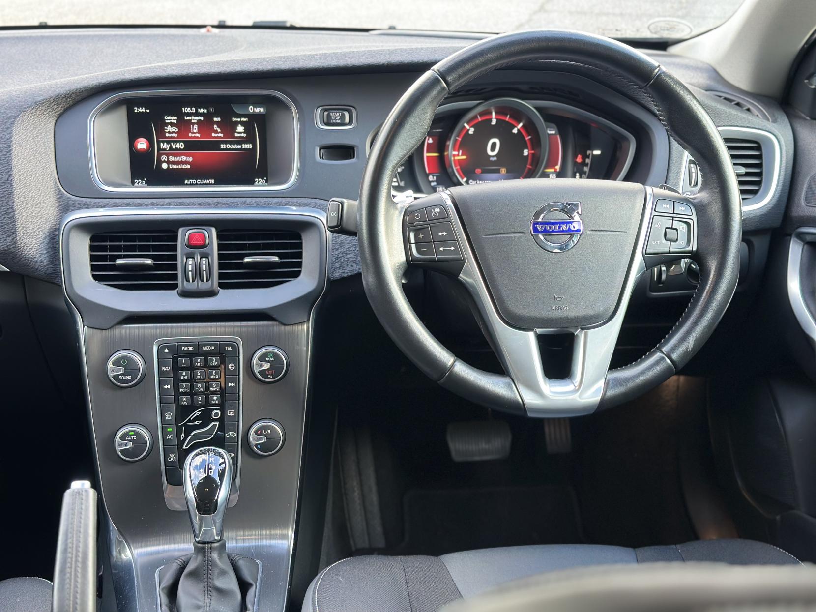 Volvo V40 2.0 D4 SE Nav Hatchback 5dr Diesel Geartronic Euro 6 (s/s) (190 ps)