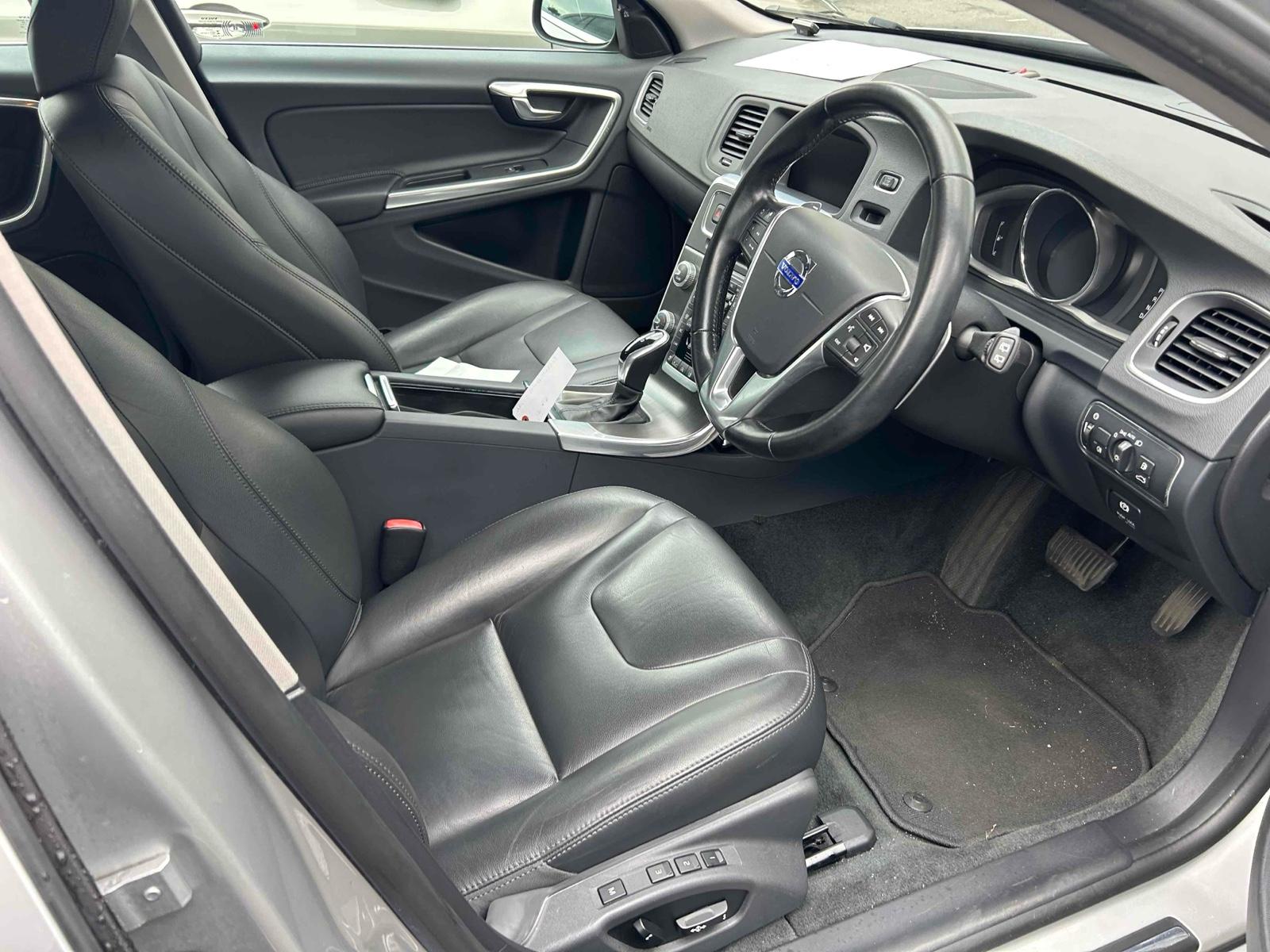 Volvo V60 2.0 T5 SE Lux Nav Geartronic (245PS) Estate (2013 - 2018)