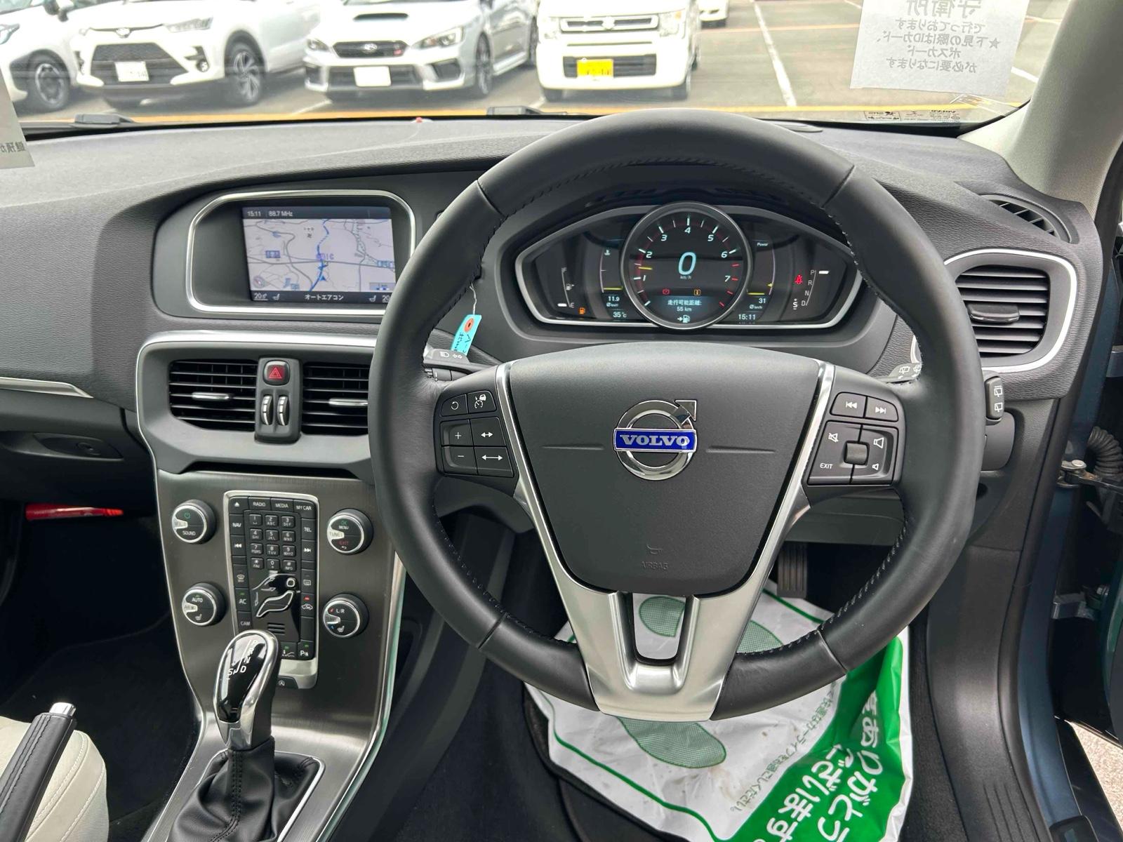 Volvo V40 1.6 V40 (2012)