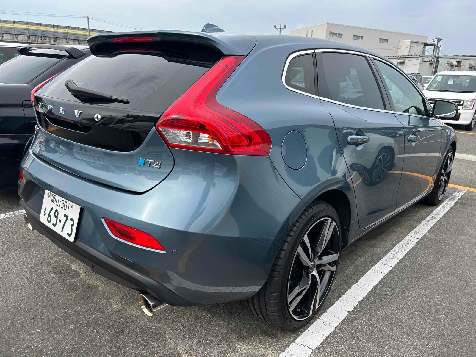 Volvo V40 1.6 V40 (2012)