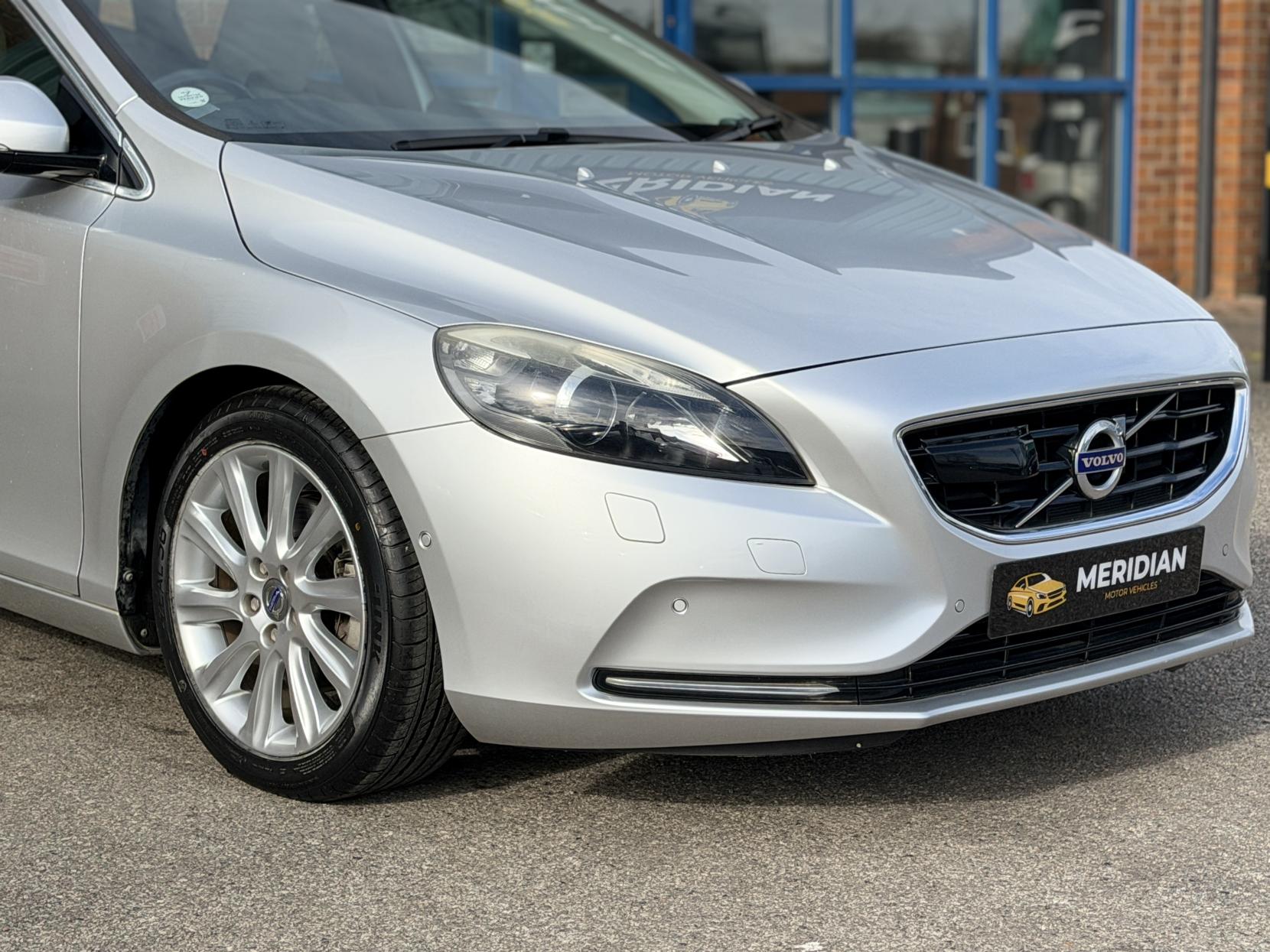 Volvo V40 1.6 V40 (2012)