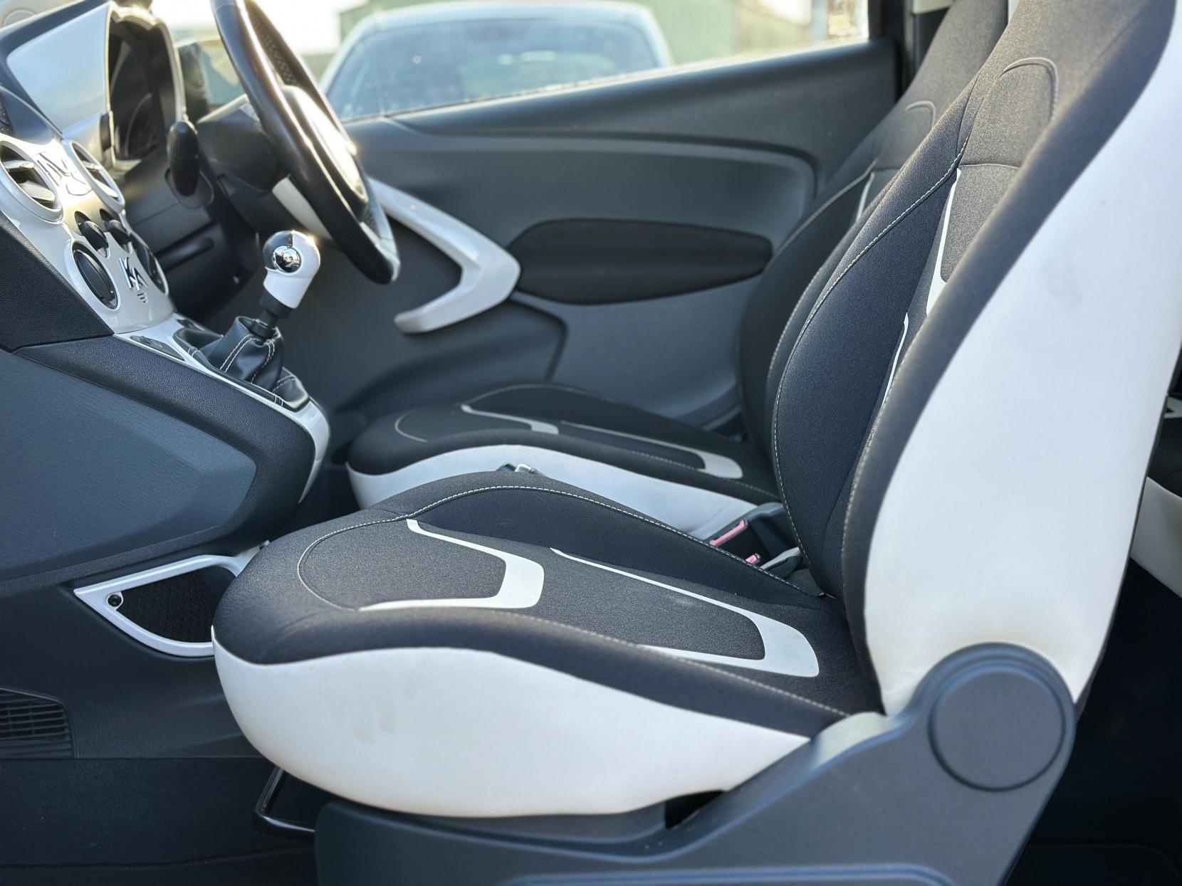 Ford Ka 1.2 Zetec Black Edition Hatchback 3dr Petrol Manual Euro 6 (s/s) (69 ps)