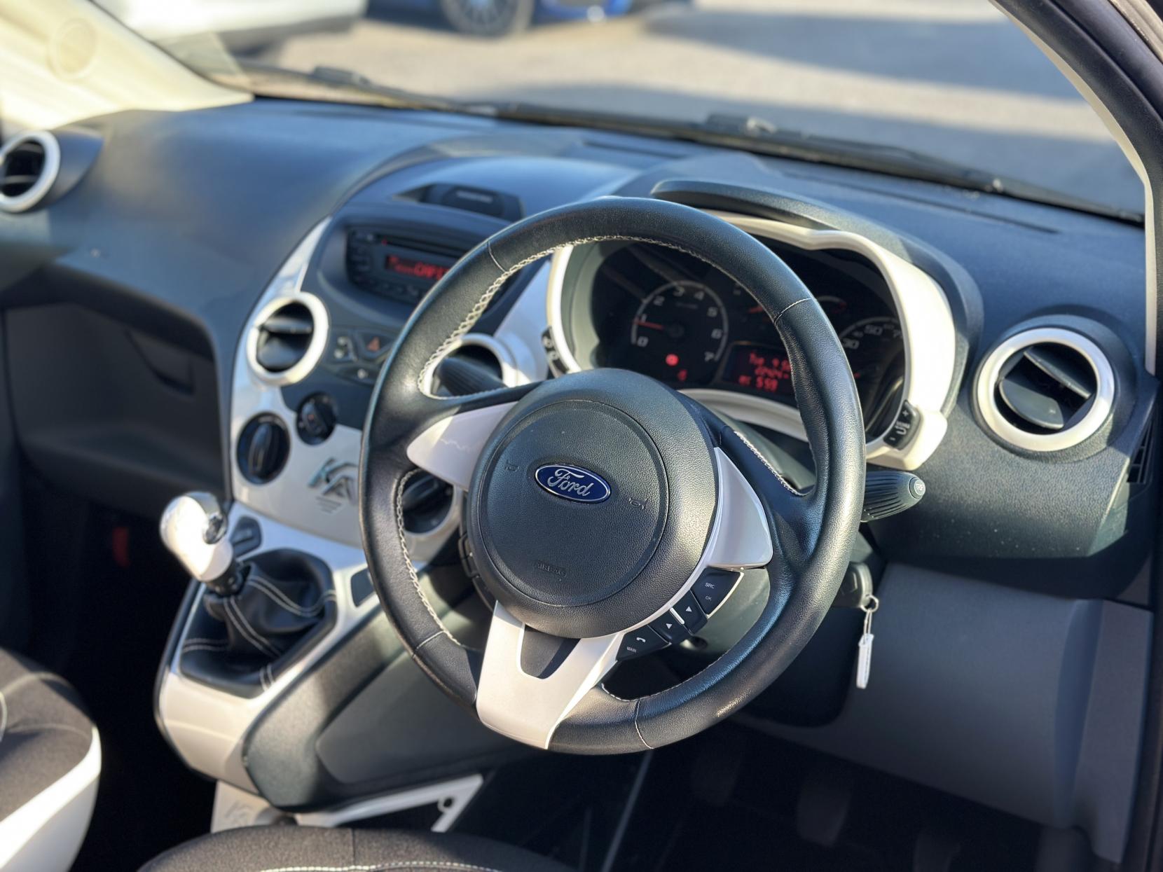 Ford Ka 1.2 Zetec Black Edition Hatchback 3dr Petrol Manual Euro 6 (s/s) (69 ps)