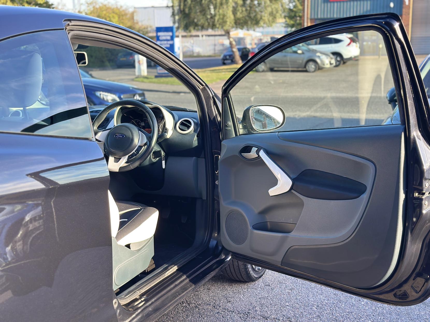 Ford Ka 1.2 Zetec Black Edition Hatchback 3dr Petrol Manual Euro 6 (s/s) (69 ps)