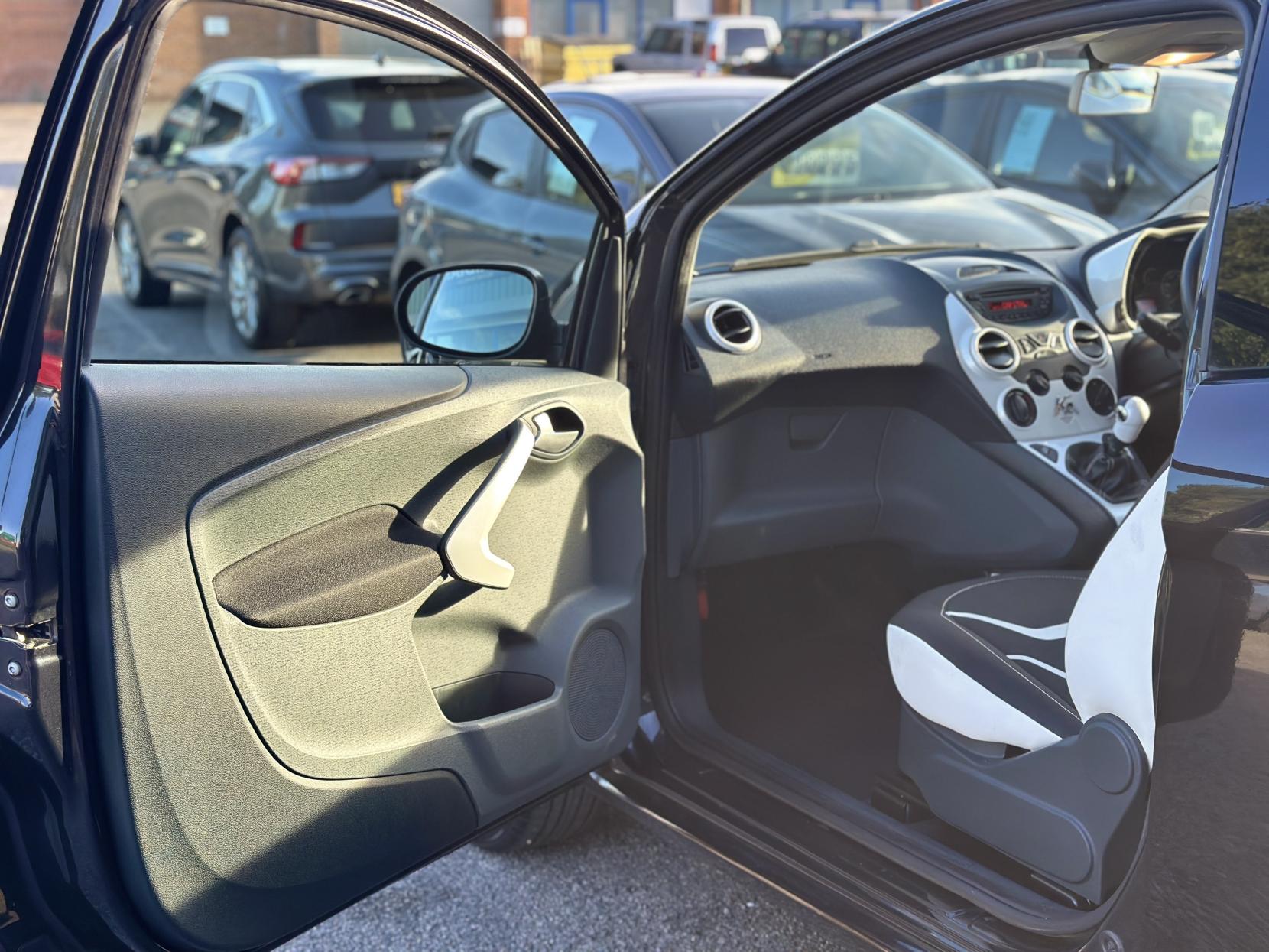 Ford Ka 1.2 Zetec Black Edition Hatchback 3dr Petrol Manual Euro 6 (s/s) (69 ps)