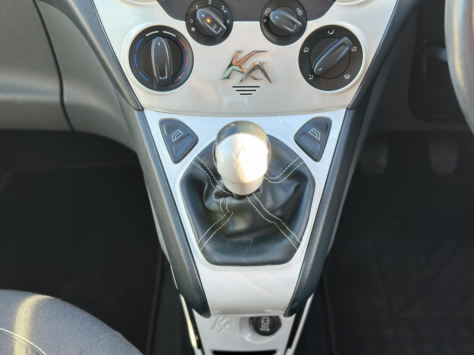 Ford Ka 1.2 Zetec Black Edition Hatchback 3dr Petrol Manual Euro 6 (s/s) (69 ps)