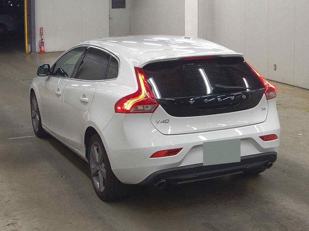 Volvo V40 1.6 V40 (2012)