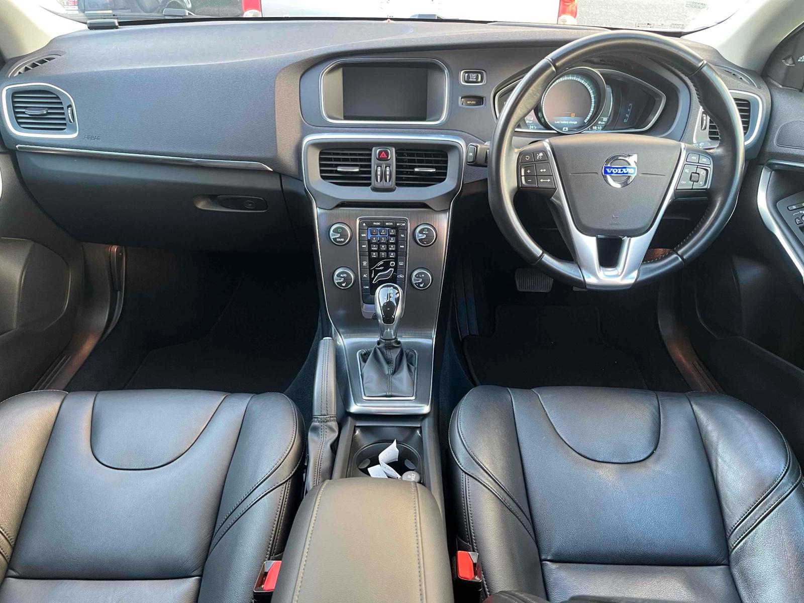 Volvo V40 1.6 V40 (2012)