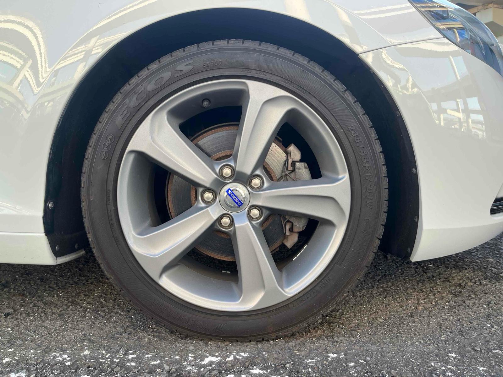 Volvo V40 1.6 V40 (2012)