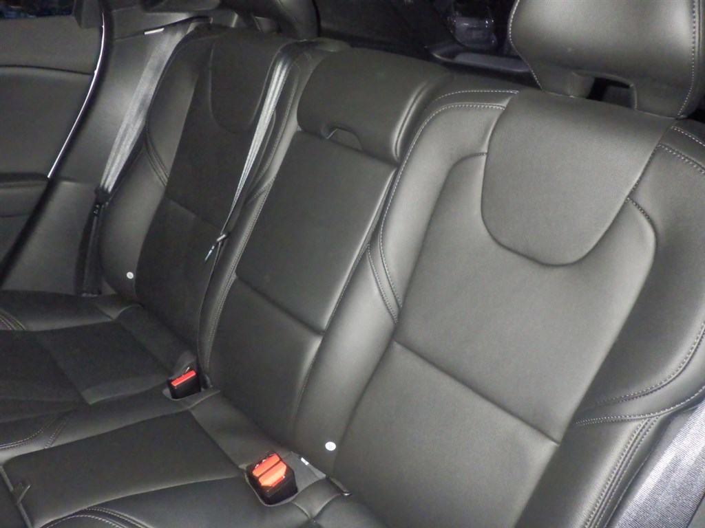 Volvo V40 1.6 V40 (2012)