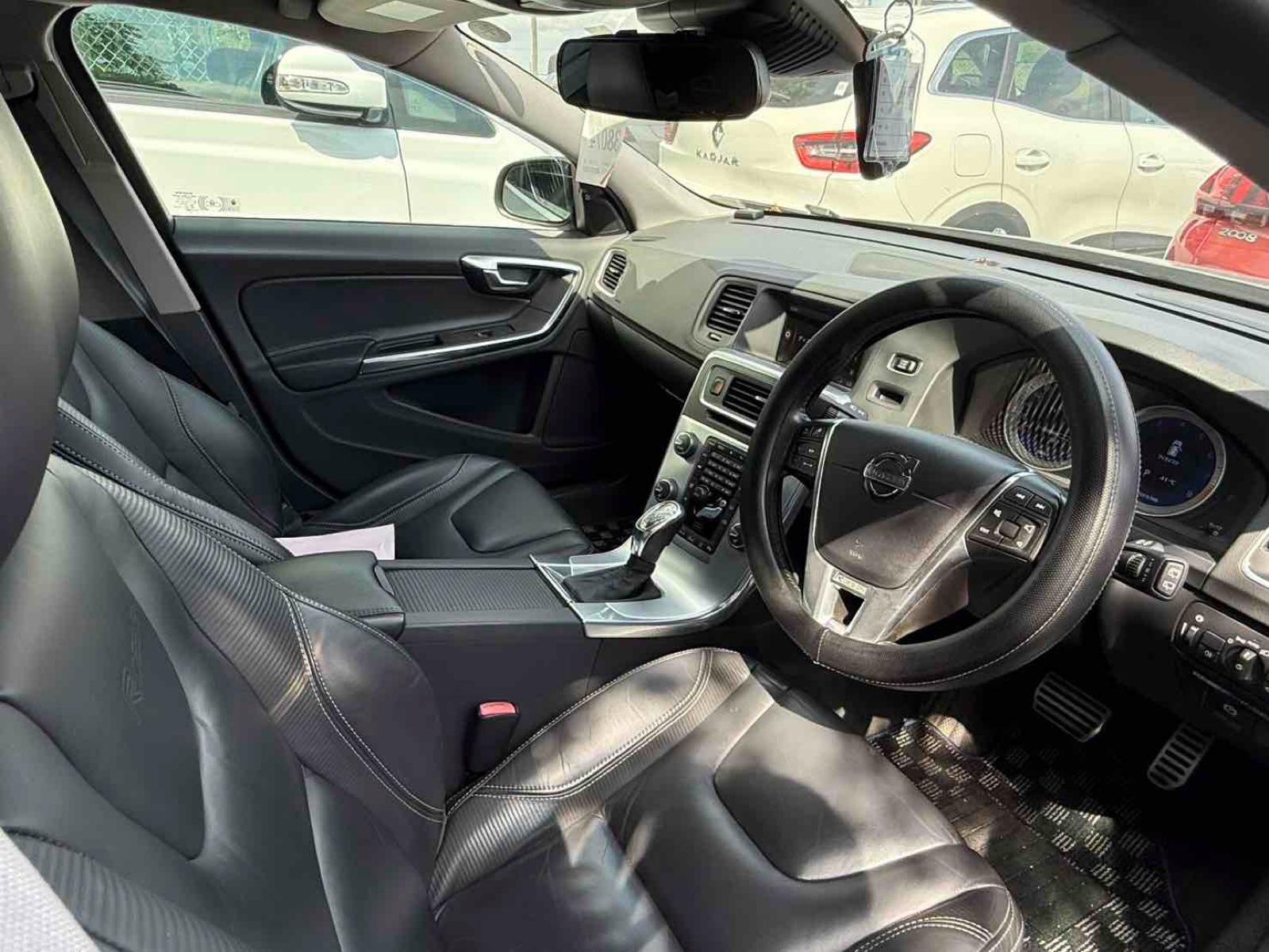 Volvo V60 1.6 T4 R-Design Lux Nav Estate 5dr Petrol Powershift Euro 5 (180 ps)