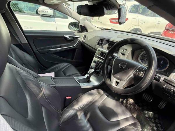 Volvo V60 1.6 T4 R-Design Lux Nav Estate 5dr Petrol Powershift Euro 5 (180 ps)