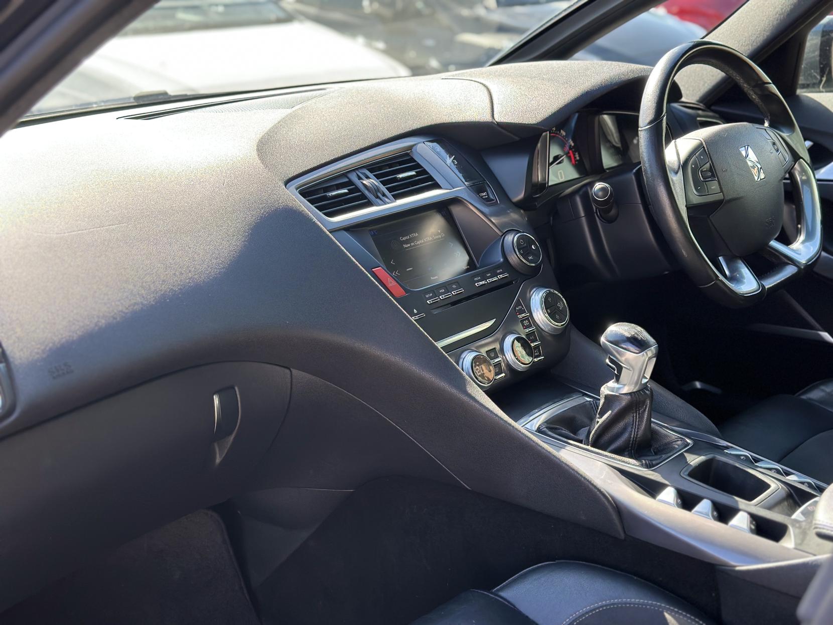 DS AUTOMOBILES DS 5 1.6 BlueHDi Elegance Hatchback 5dr Diesel Manual Euro 6 (s/s) (120 ps)