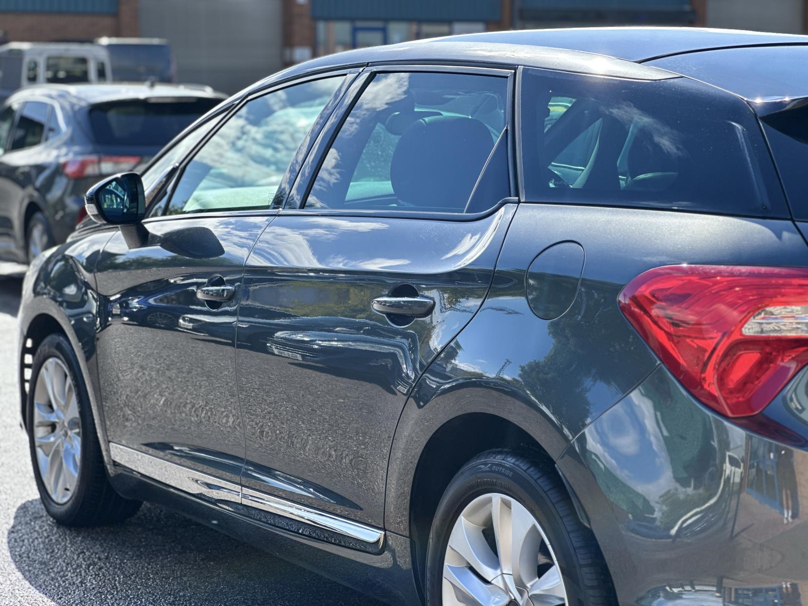 DS AUTOMOBILES DS 5 1.6 BlueHDi Elegance Hatchback 5dr Diesel Manual Euro 6 (s/s) (120 ps)