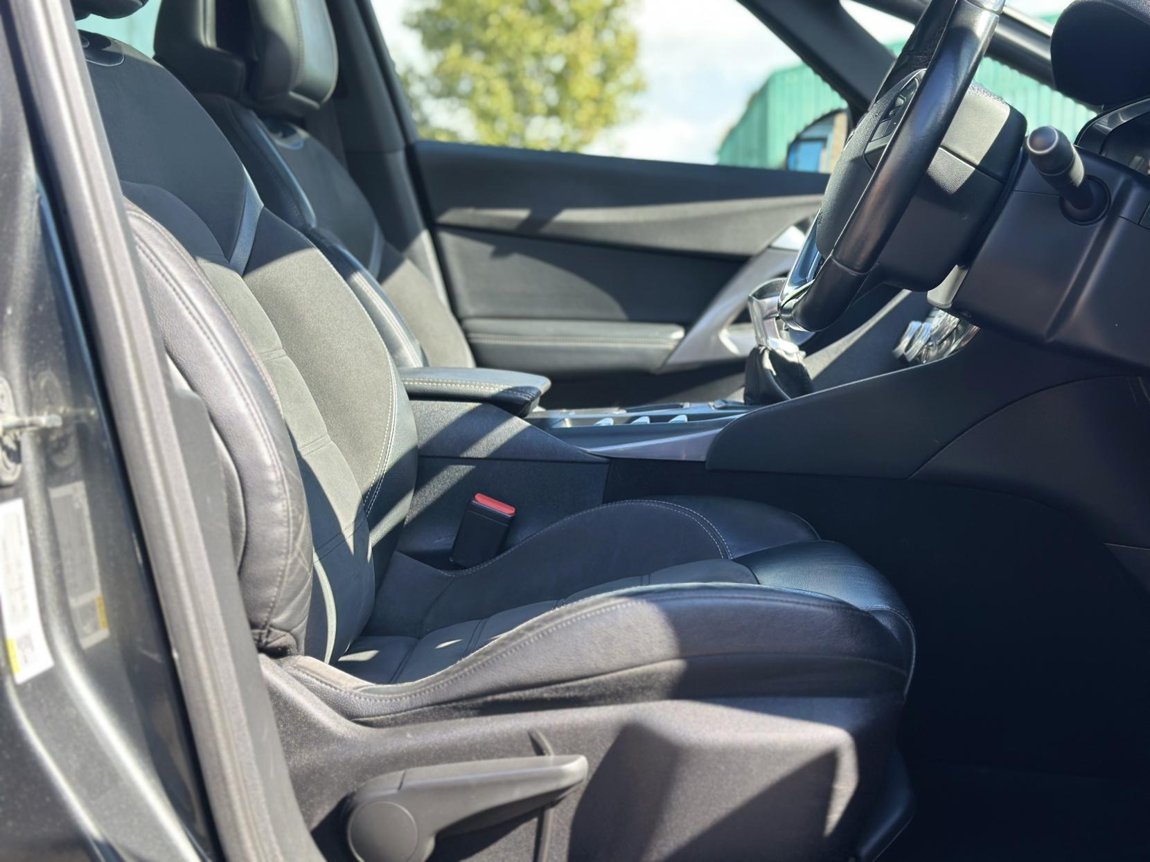 DS AUTOMOBILES DS 5 1.6 BlueHDi Elegance Hatchback 5dr Diesel Manual Euro 6 (s/s) (120 ps)