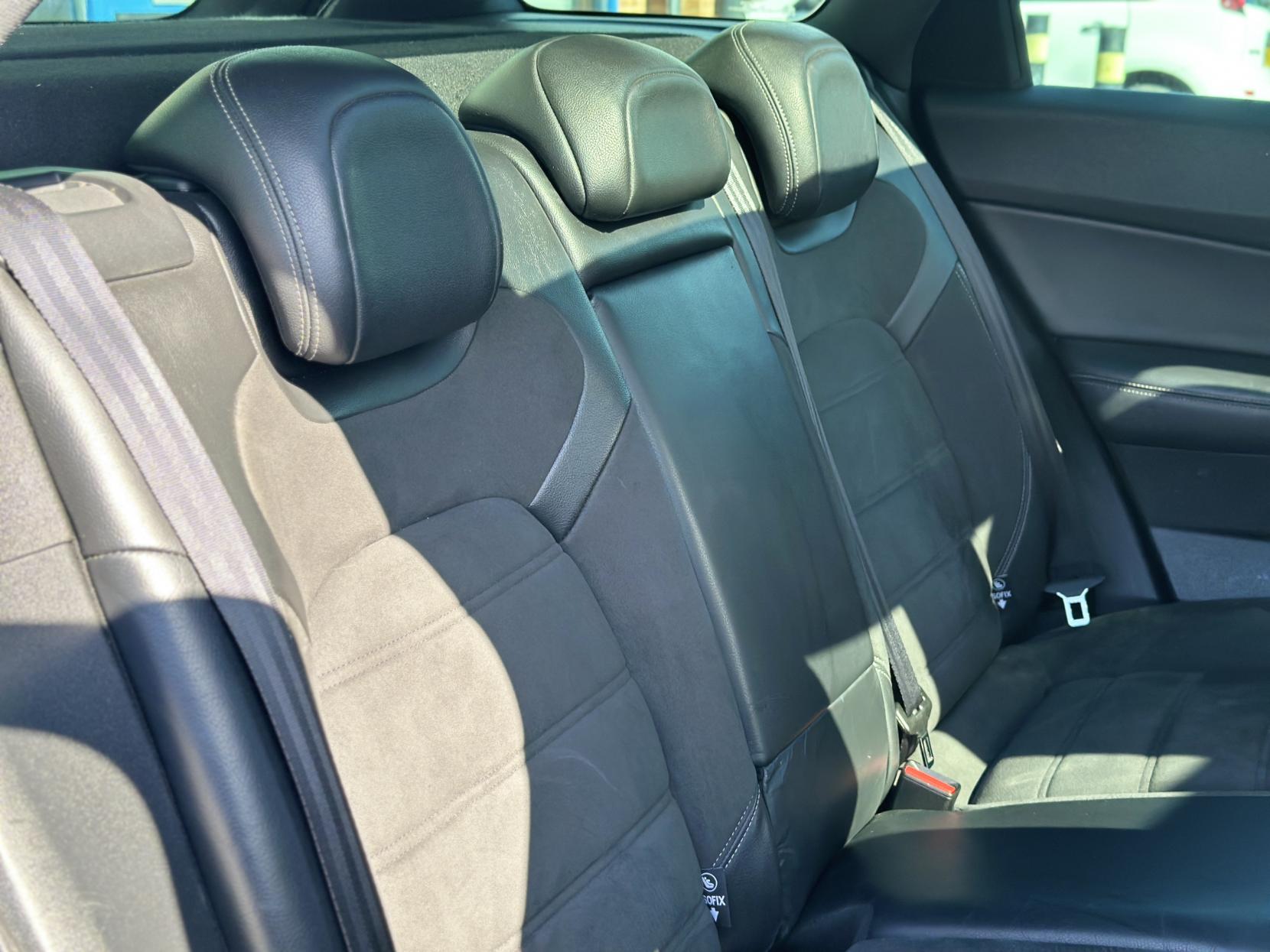 DS AUTOMOBILES DS 5 1.6 BlueHDi Elegance Hatchback 5dr Diesel Manual Euro 6 (s/s) (120 ps)