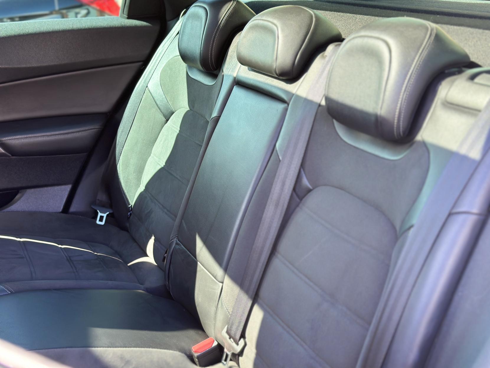 DS AUTOMOBILES DS 5 1.6 BlueHDi Elegance Hatchback 5dr Diesel Manual Euro 6 (s/s) (120 ps)