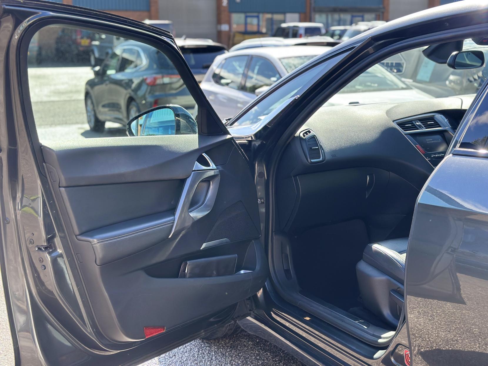 DS AUTOMOBILES DS 5 1.6 BlueHDi Elegance Hatchback 5dr Diesel Manual Euro 6 (s/s) (120 ps)