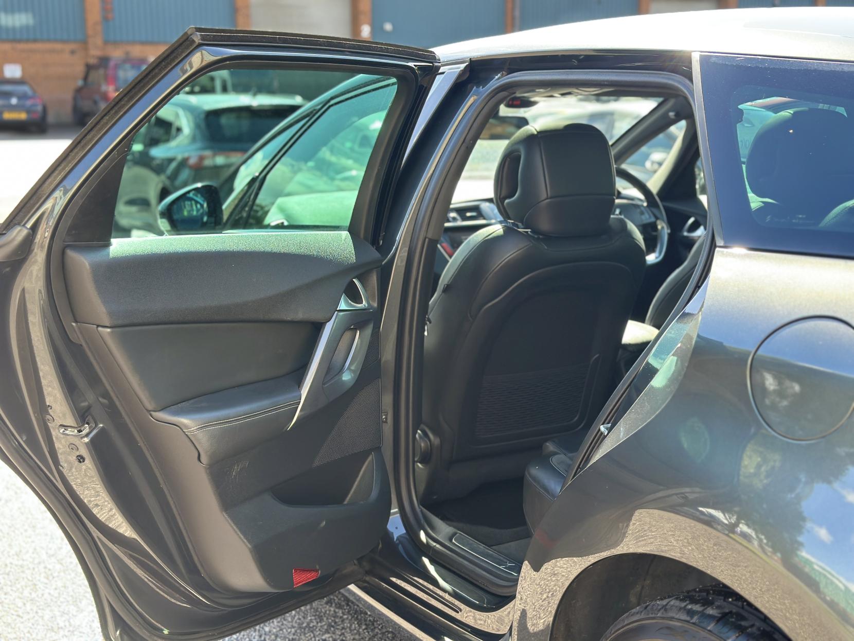 DS AUTOMOBILES DS 5 1.6 BlueHDi Elegance Hatchback 5dr Diesel Manual Euro 6 (s/s) (120 ps)