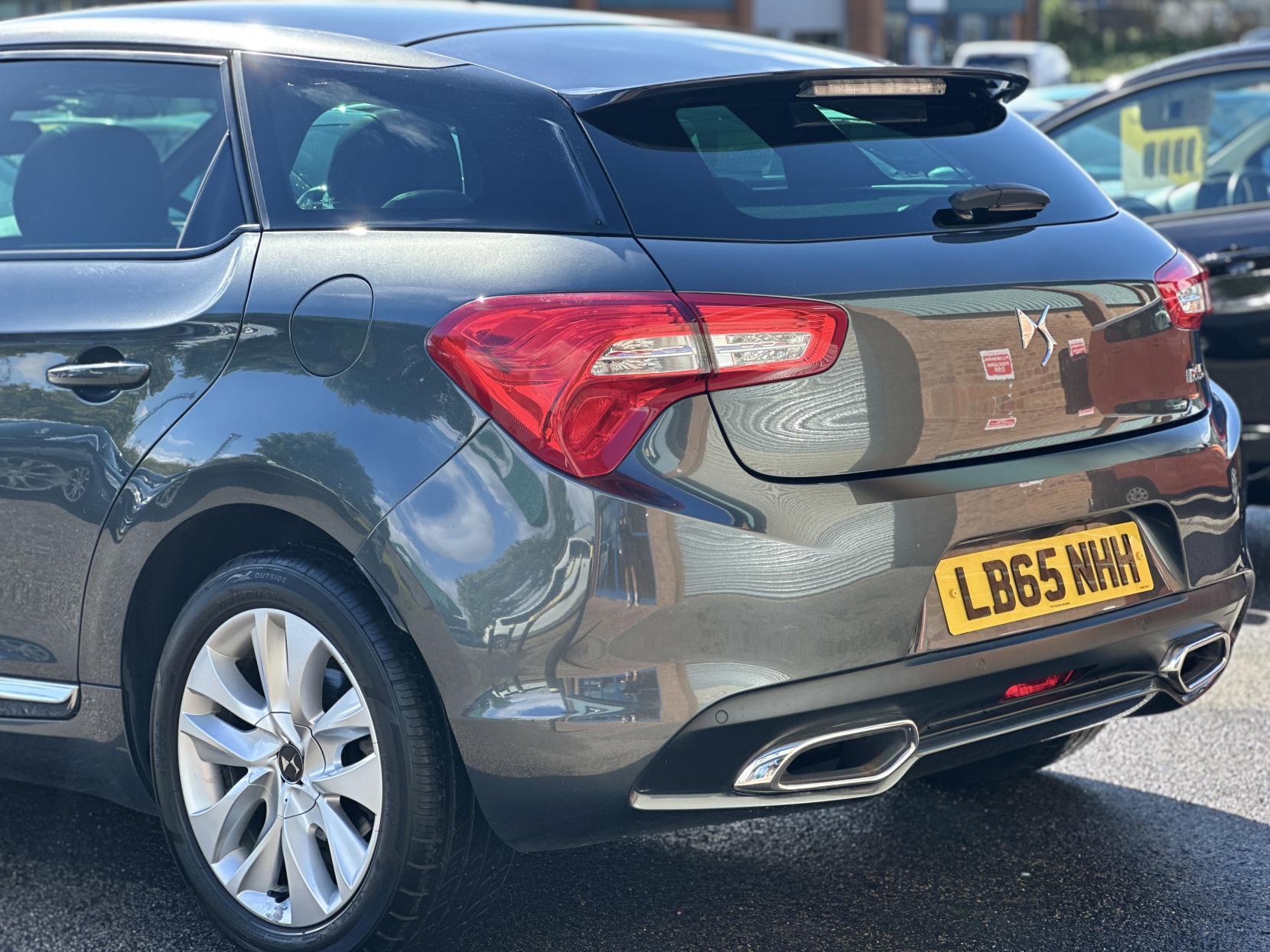 DS AUTOMOBILES DS 5 1.6 BlueHDi Elegance Hatchback 5dr Diesel Manual Euro 6 (s/s) (120 ps)