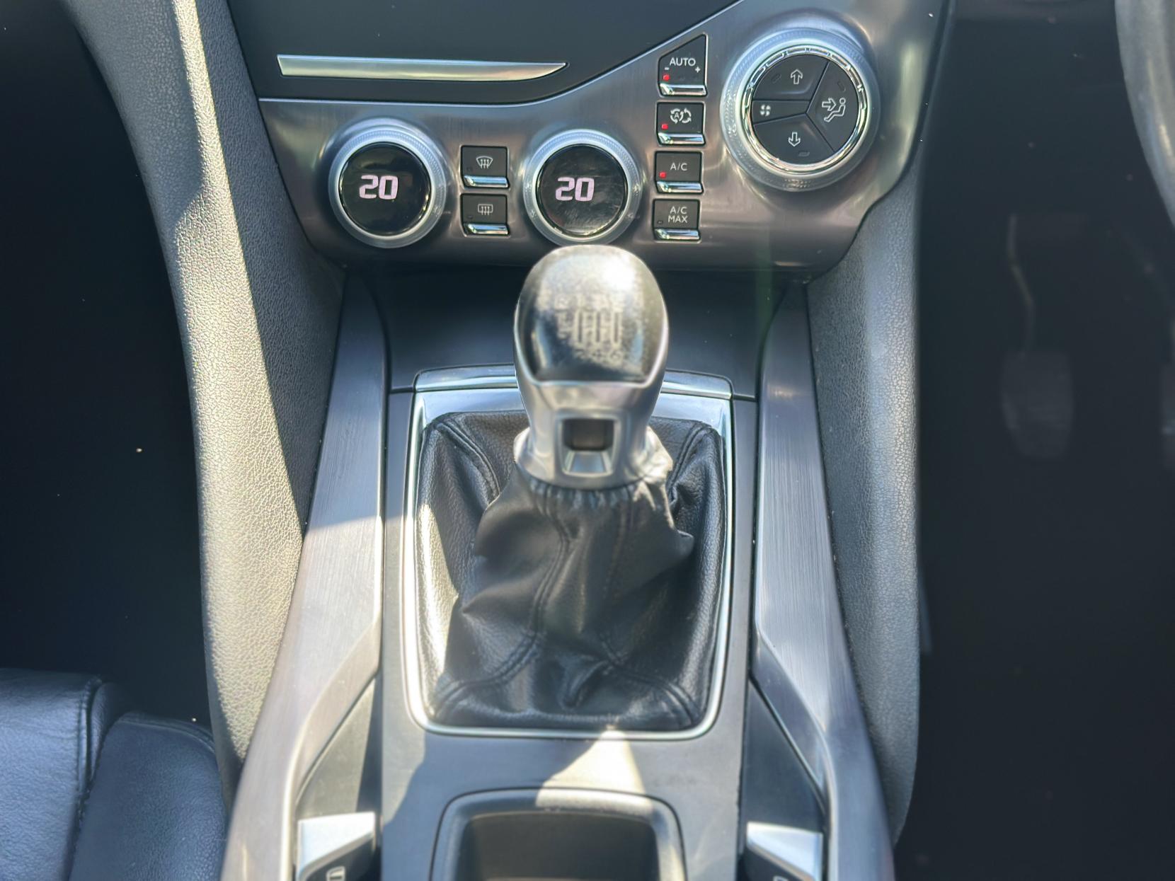 DS AUTOMOBILES DS 5 1.6 BlueHDi Elegance Hatchback 5dr Diesel Manual Euro 6 (s/s) (120 ps)