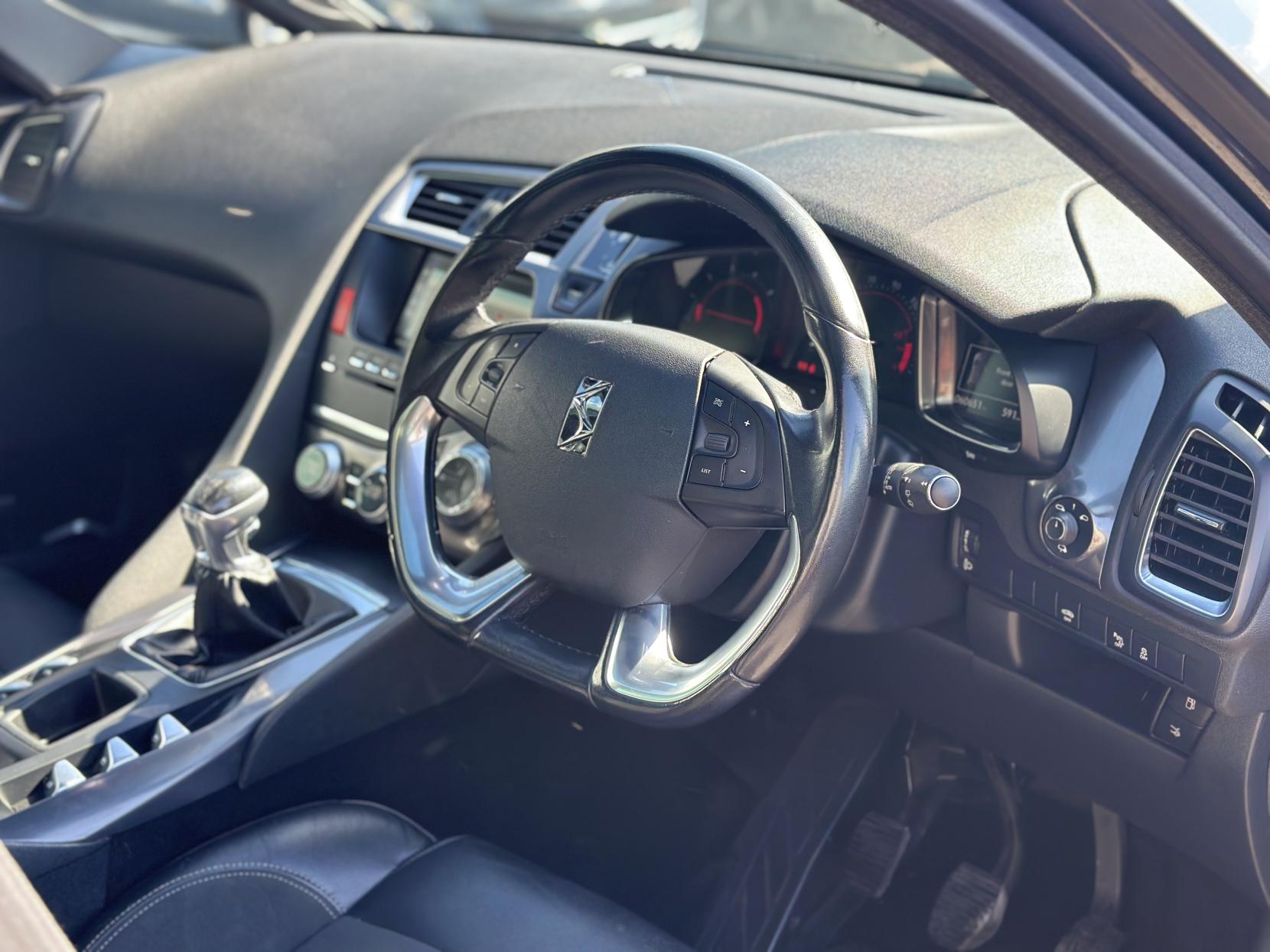 DS AUTOMOBILES DS 5 1.6 BlueHDi Elegance Hatchback 5dr Diesel Manual Euro 6 (s/s) (120 ps)