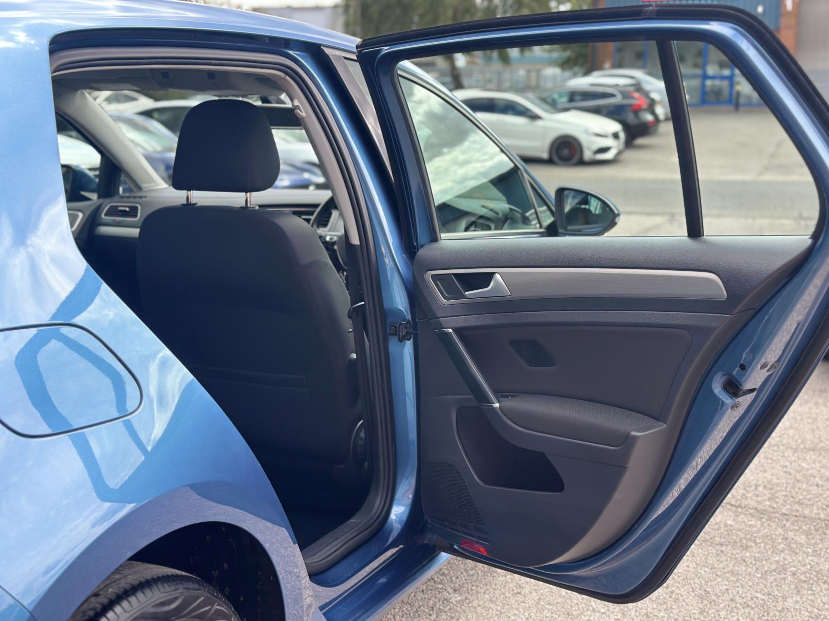 Volkswagen Golf 1.2 TSI BlueMotion Tech S Hatchback 5dr Petrol DSG Euro 5 (s/s) (105 ps)