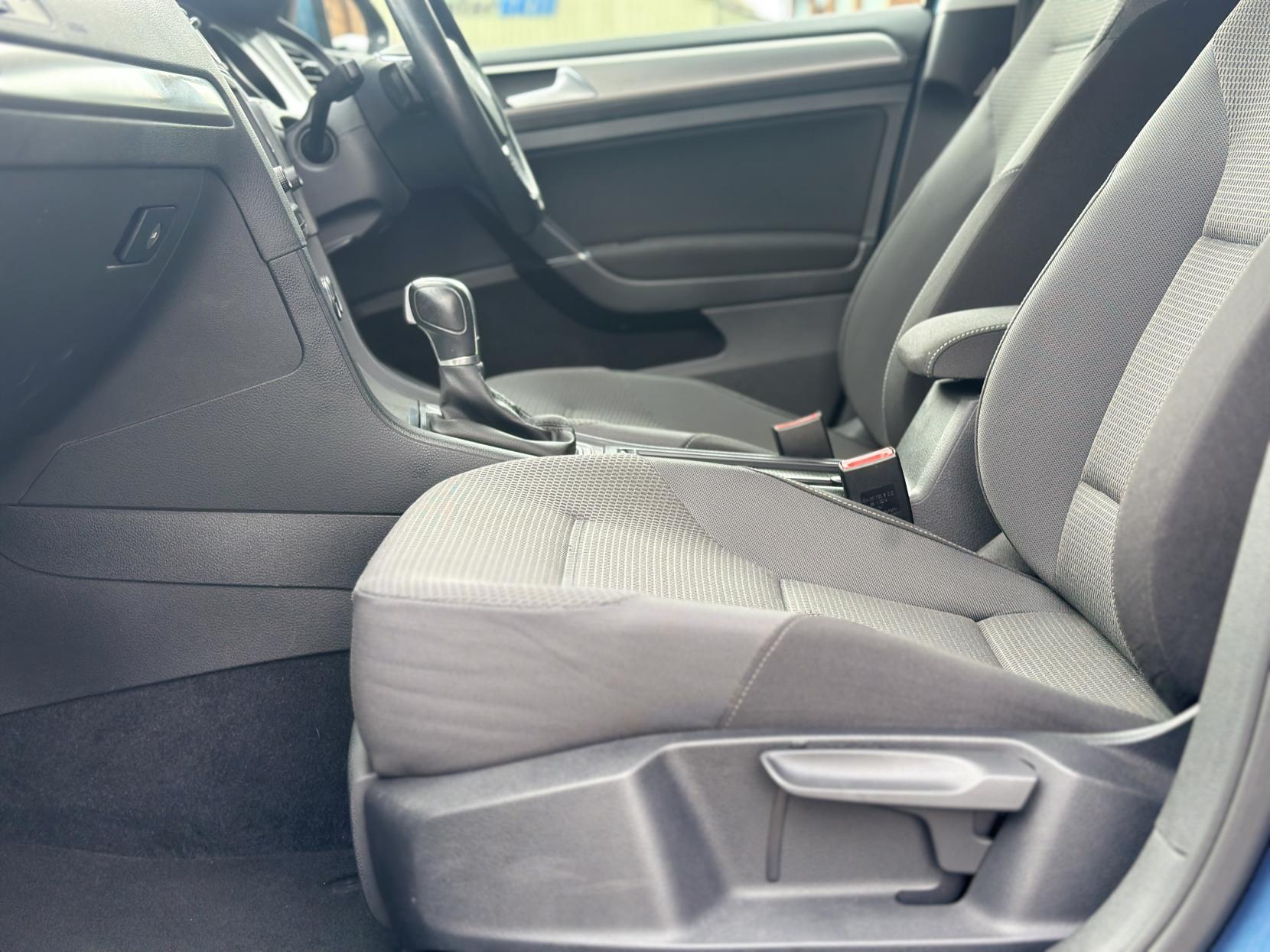 Volkswagen Golf 1.2 TSI BlueMotion Tech S Hatchback 5dr Petrol DSG Euro 5 (s/s) (105 ps)