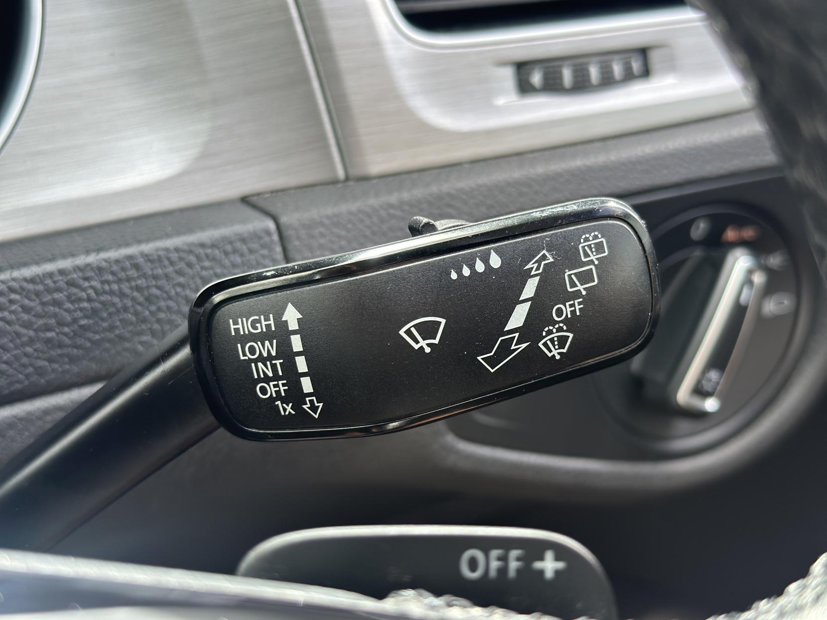 Volkswagen Golf 1.2 TSI BlueMotion Tech S Hatchback 5dr Petrol DSG Euro 5 (s/s) (105 ps)